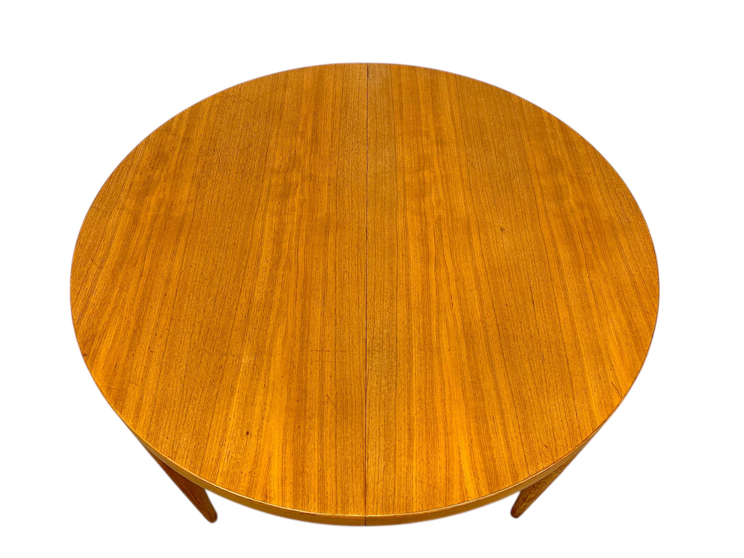 Vintage Danish Mid-Century Round to Oval Dining Table by Skovmand & Anderson en venta 3