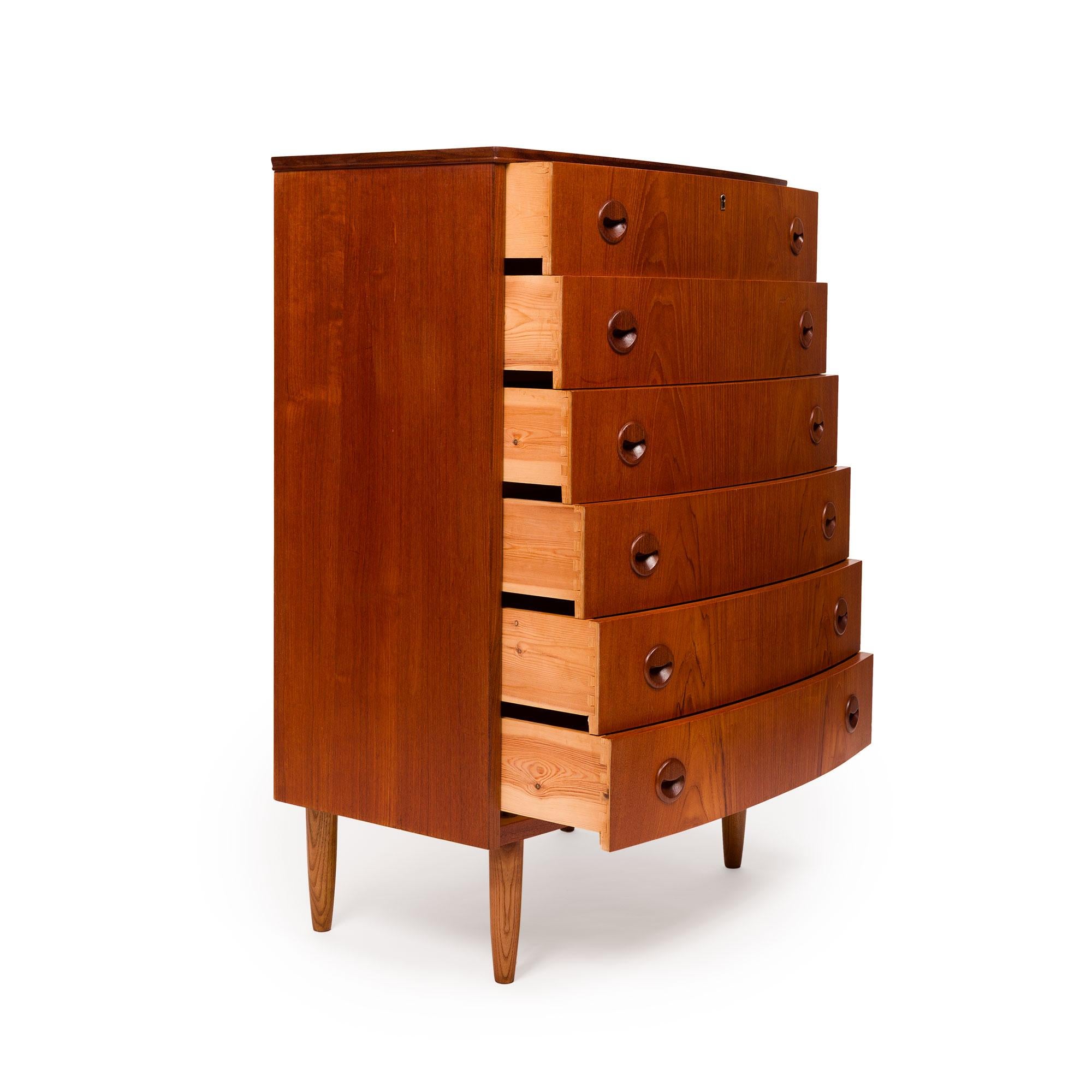 Danois Vintage Danish Mid-Century Tallboy Dresser à six tiroirs en teck 1960s en vente
