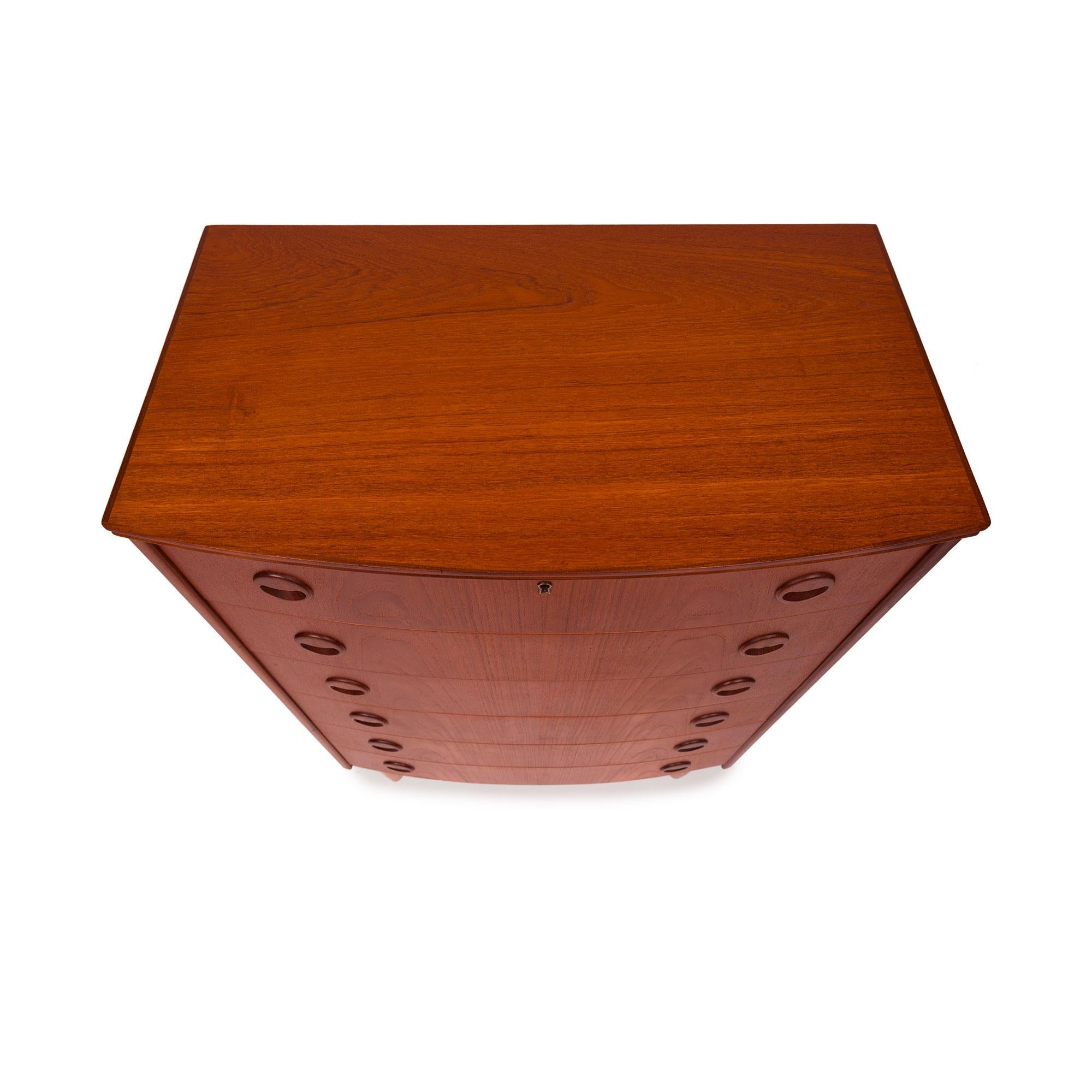 Vintage Danish Mid-Century Tallboy Dresser à six tiroirs en teck 1960s Bon état - En vente à Emeryville, CA