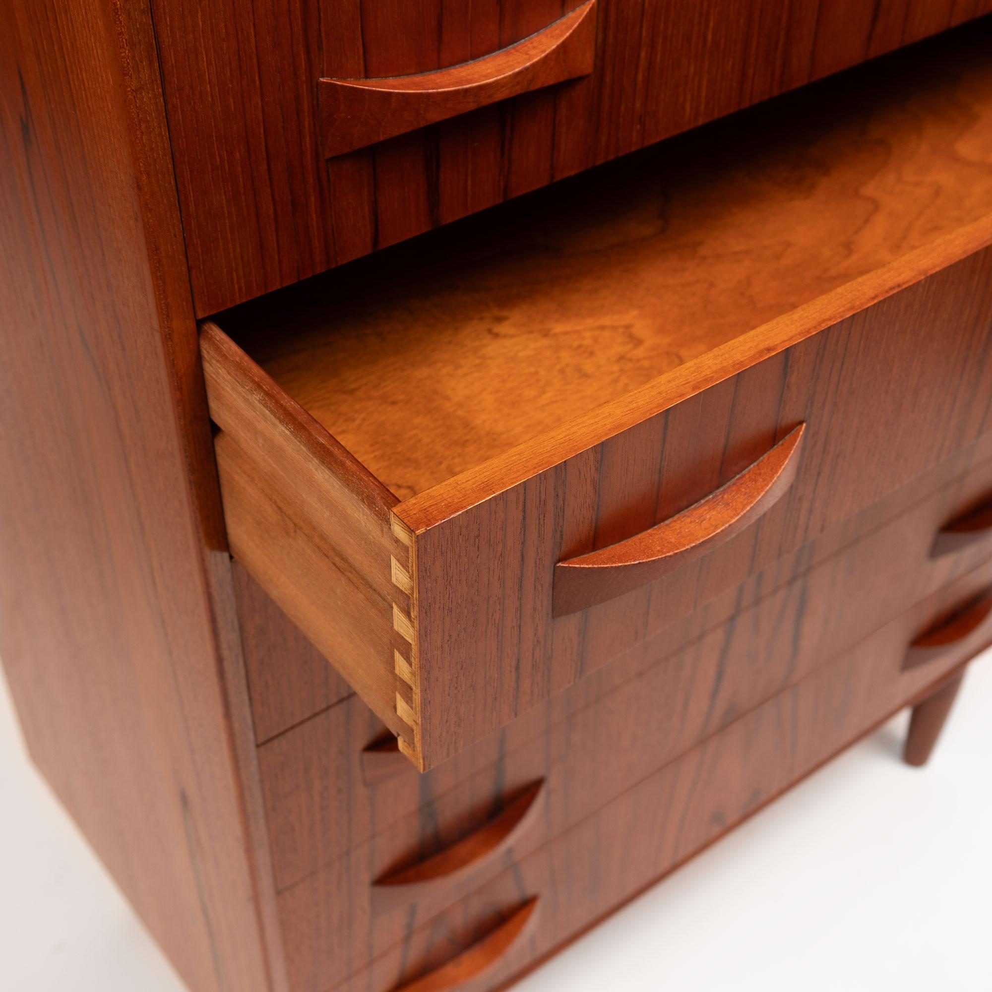 Vintage Danish Mid-Century Sechs-Schubladen Teak Tallboy Kommode 1960s (Teakholz) im Angebot