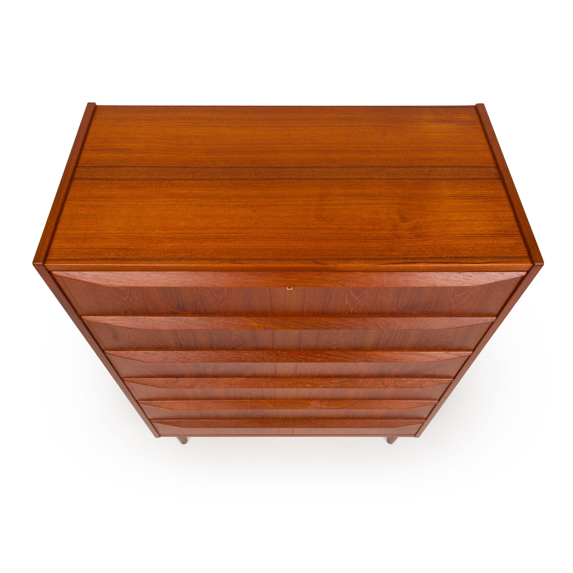 Cassettone danese d'epoca a sei cassetti in teak 1960s in vendita 2