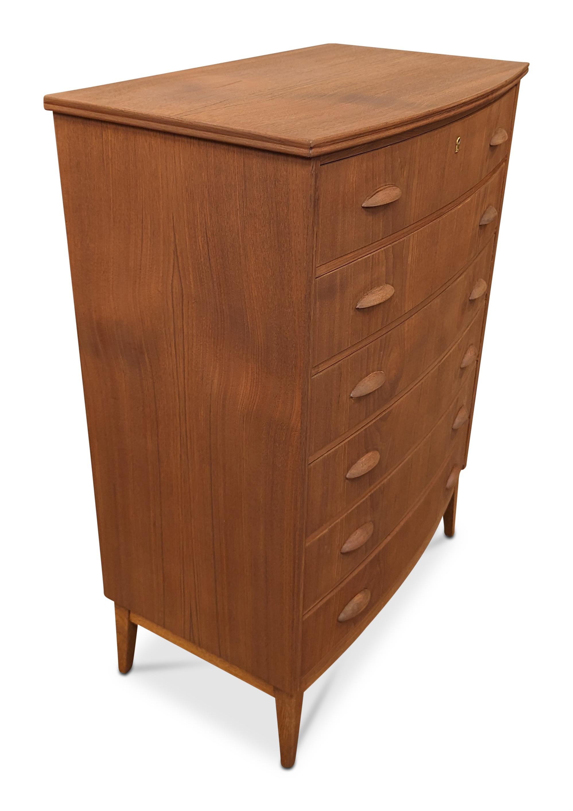 Vintage Danish Mid Century Tall Boy Teak Dresser- 022443 In Good Condition For Sale In Jersey City, NJ
