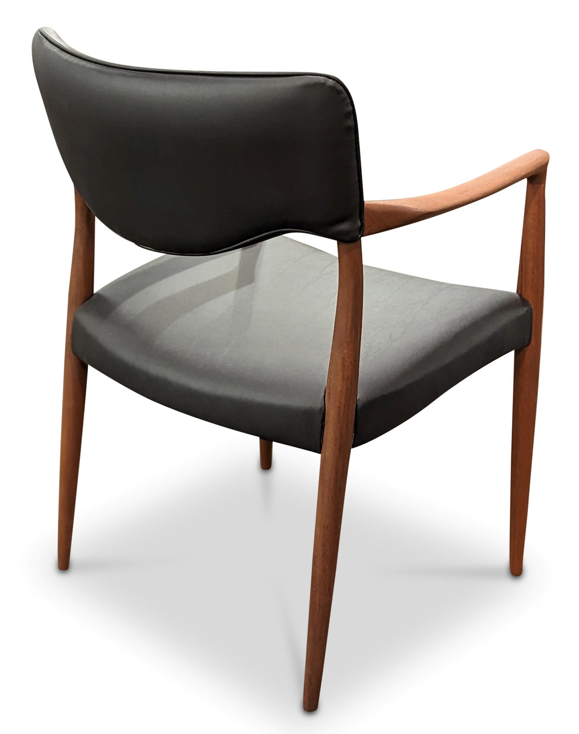 Scandinavian Modern Vintage Danish Mid Century Teak Arm / Desk Chair - 122206
