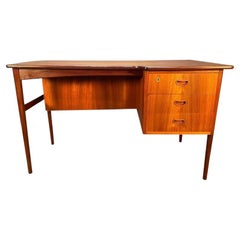 Vintage Danish Mid Century Teak Boomerang Desk in the Manner of Peter Hvidt