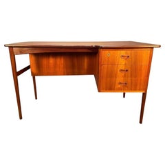 Vintage Danish Mid Century Teak Boomerang Desk in the Manner of Peter Hvidt