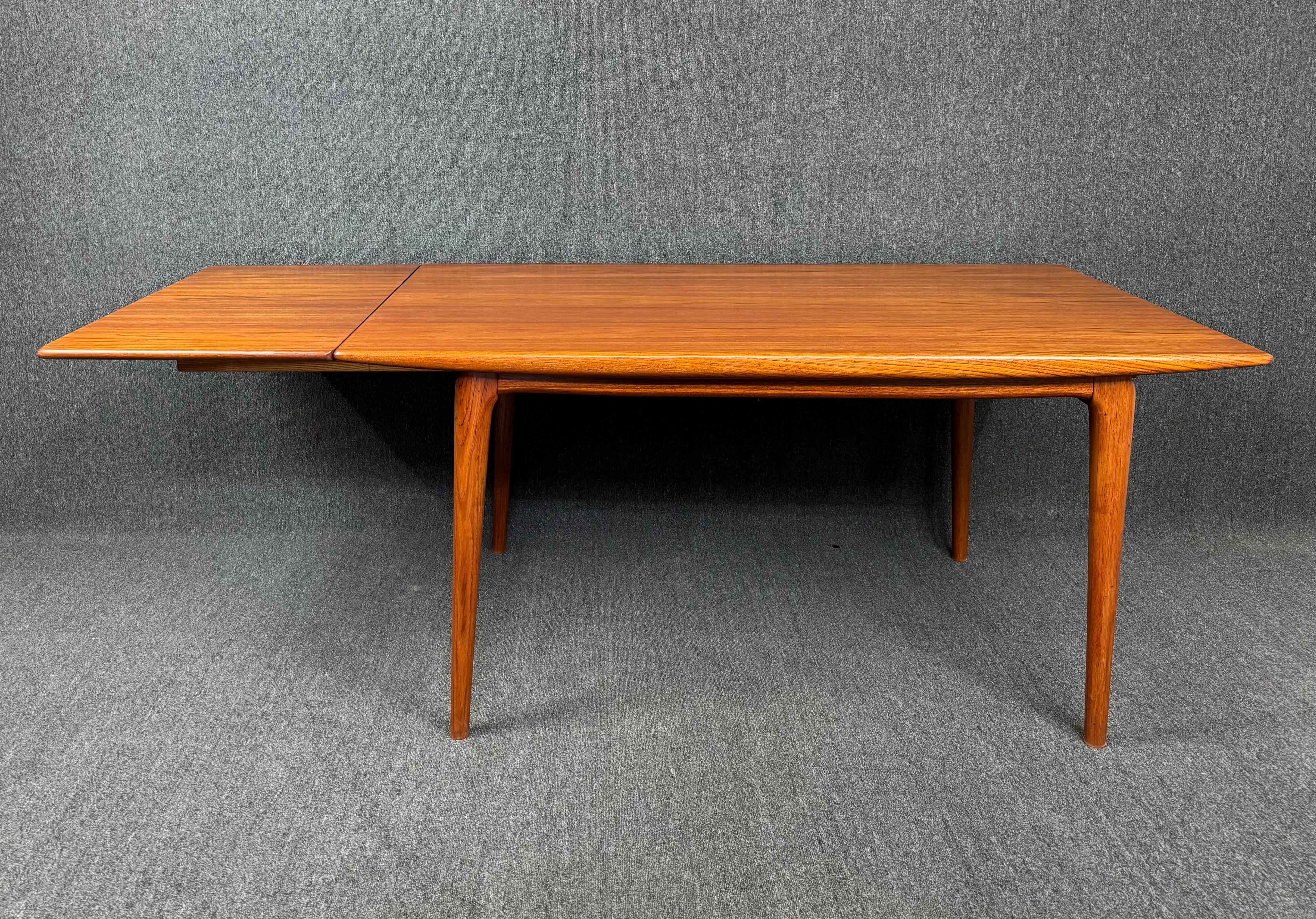 Dänischer Vintage-Esstisch „Boomerang“ aus Teakholz von Alfred Christensen aus der Mitte des Jahrhunderts im Angebot 4