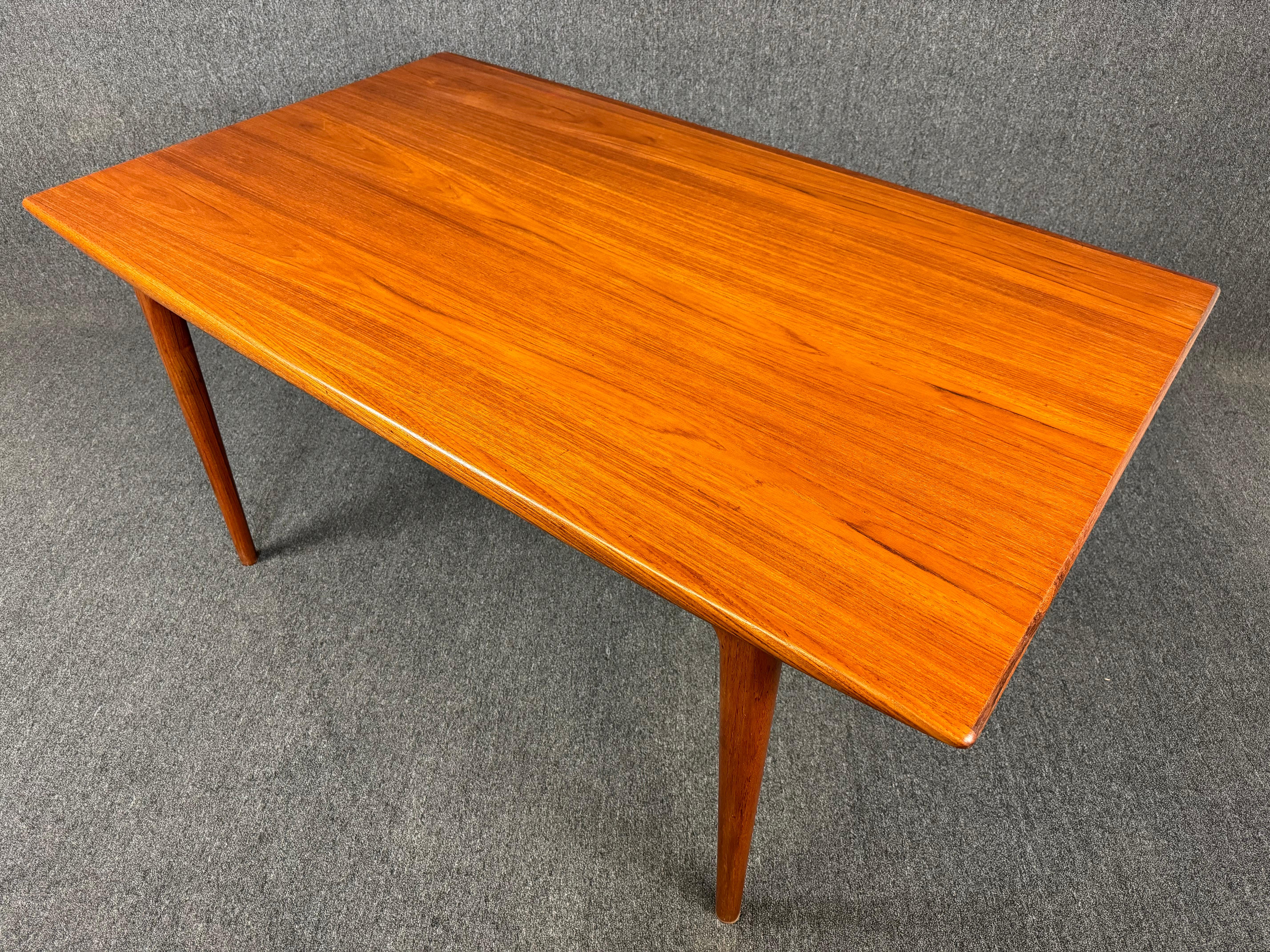Dänischer Vintage-Esstisch „Boomerang“ aus Teakholz von Alfred Christensen aus der Mitte des Jahrhunderts (Holzarbeit) im Angebot