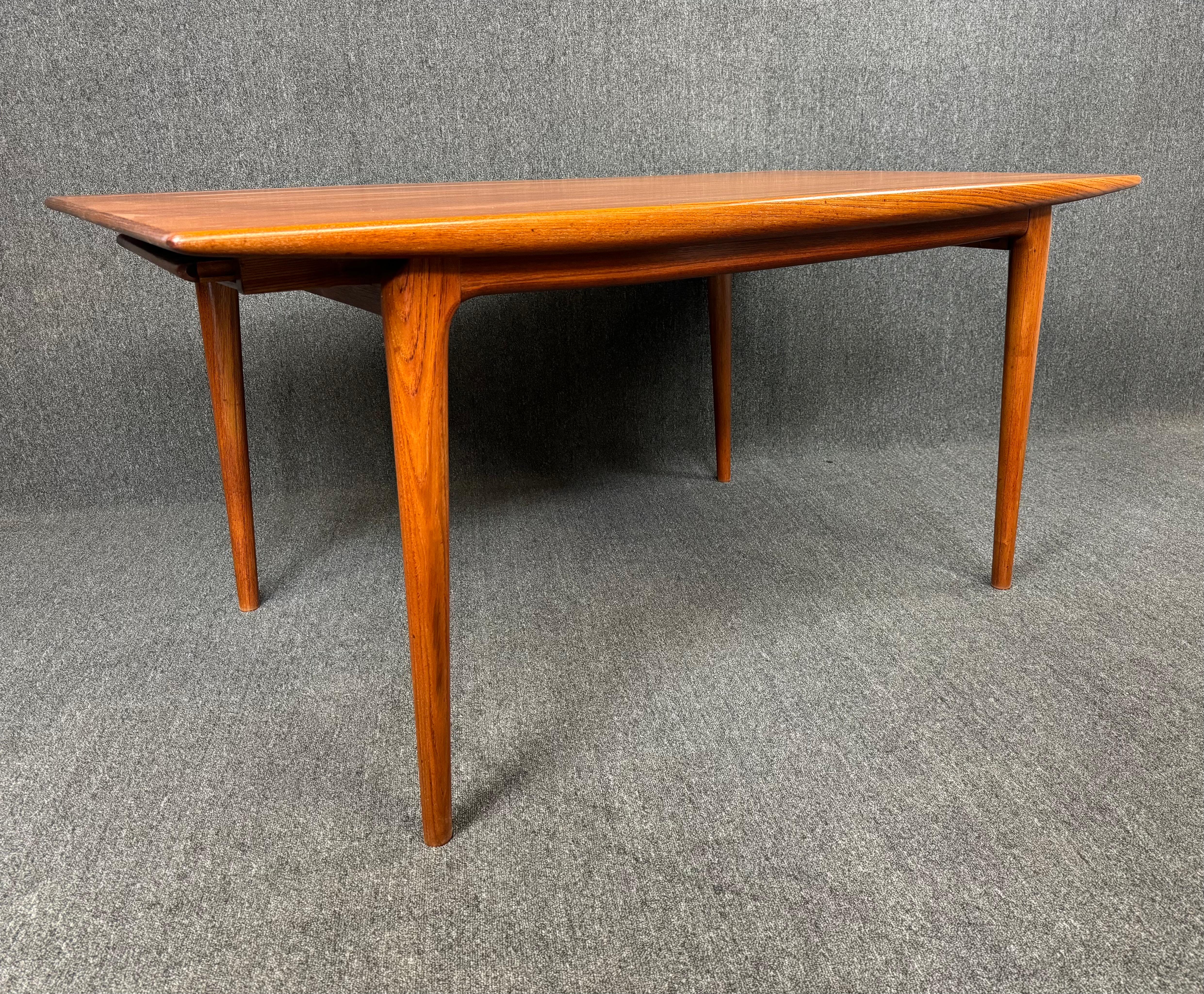 Dänischer Vintage-Esstisch „Boomerang“ aus Teakholz von Alfred Christensen aus der Mitte des Jahrhunderts im Angebot 2