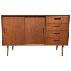 Dänischer Teakholzschrank / Sideboard aus der Mitte des Jahrhunderts - 082379