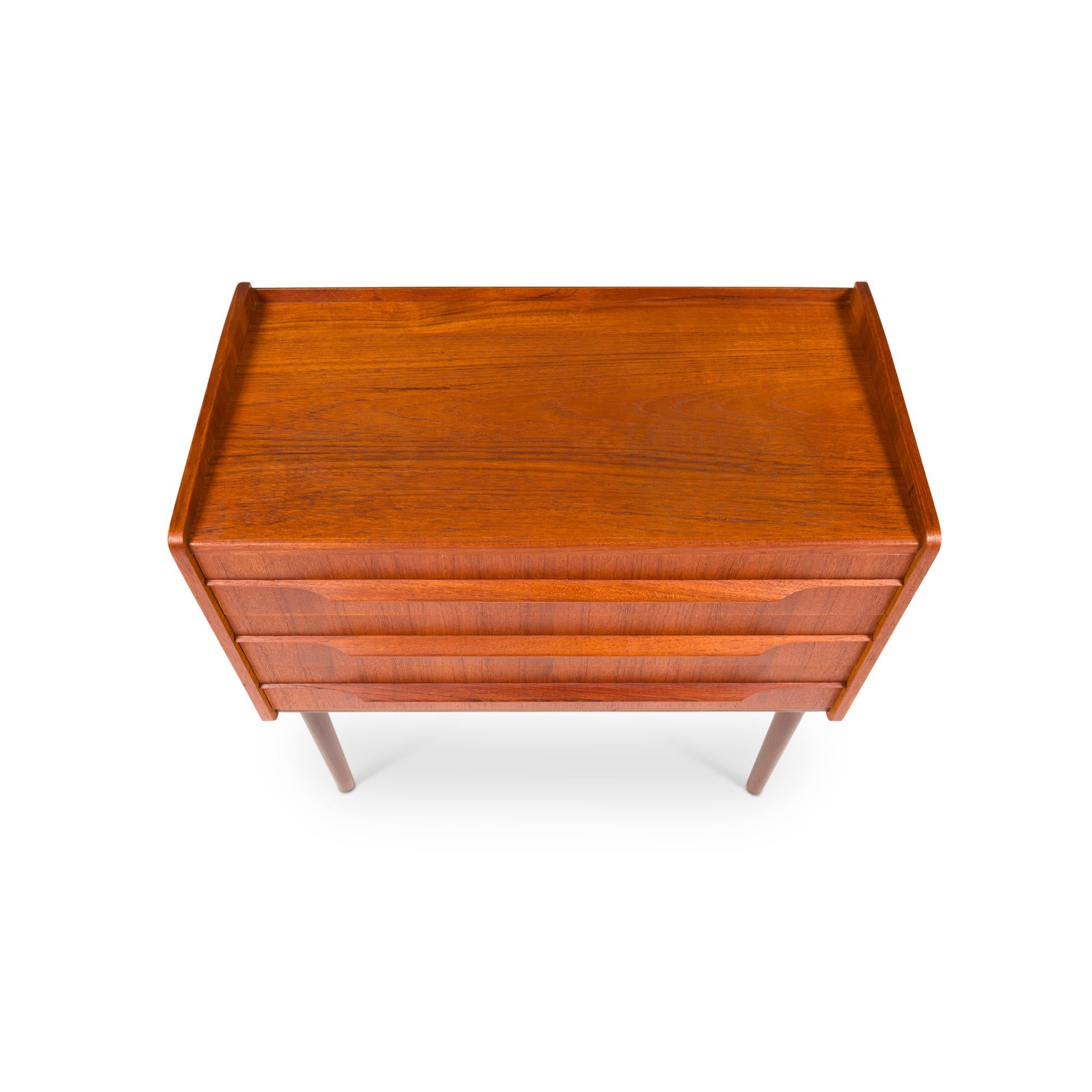 20th Century Vintage Danish Mid-Century Teak Chest / Nightstand For Sale