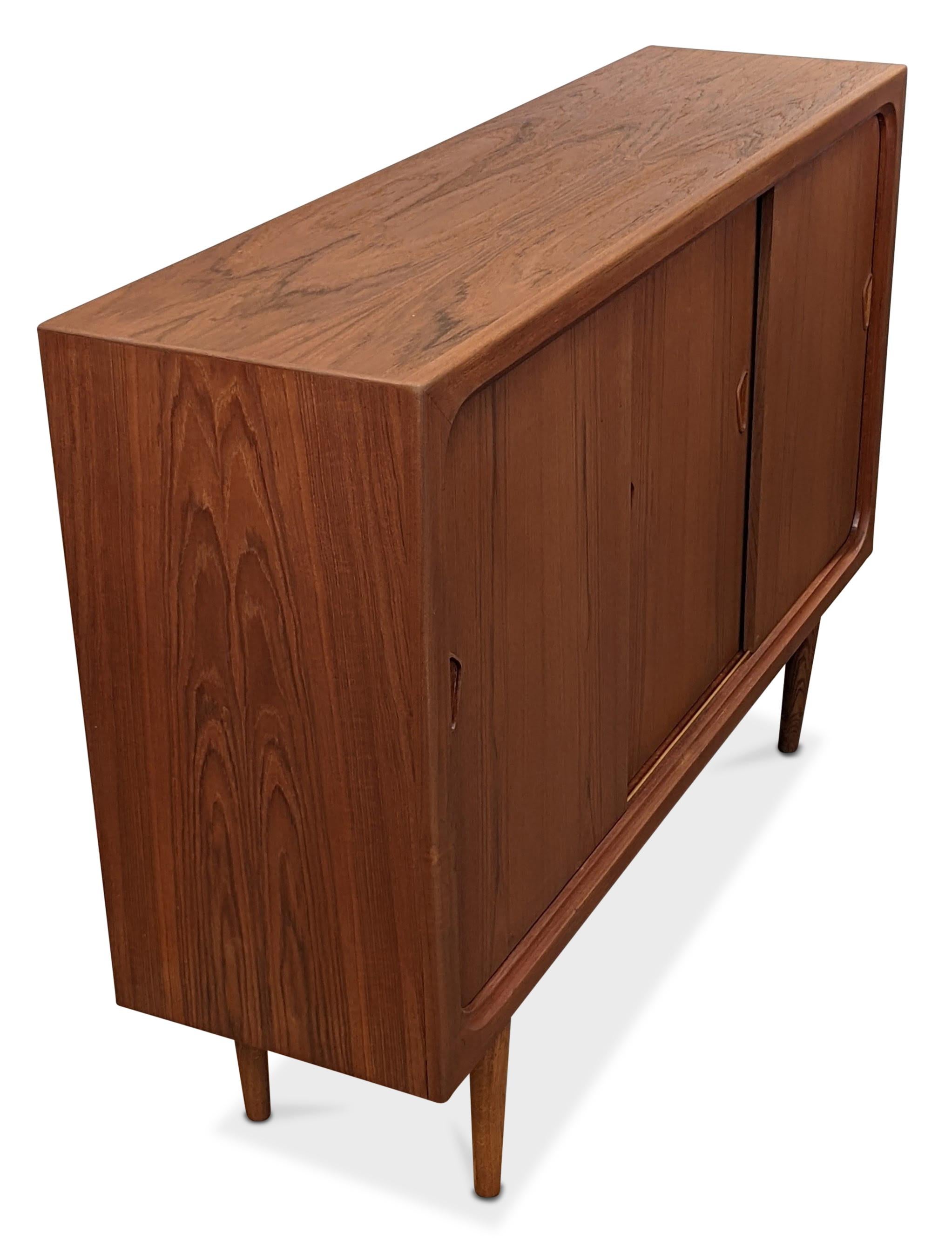 Vintage Danish Mid-Century Modern, made in the 1950's - Recently refurbished

These pieces are more than 65+ years old and some wear and tear can be expected, but we do everything we can to refurbish them in respect to the design.

There is a
