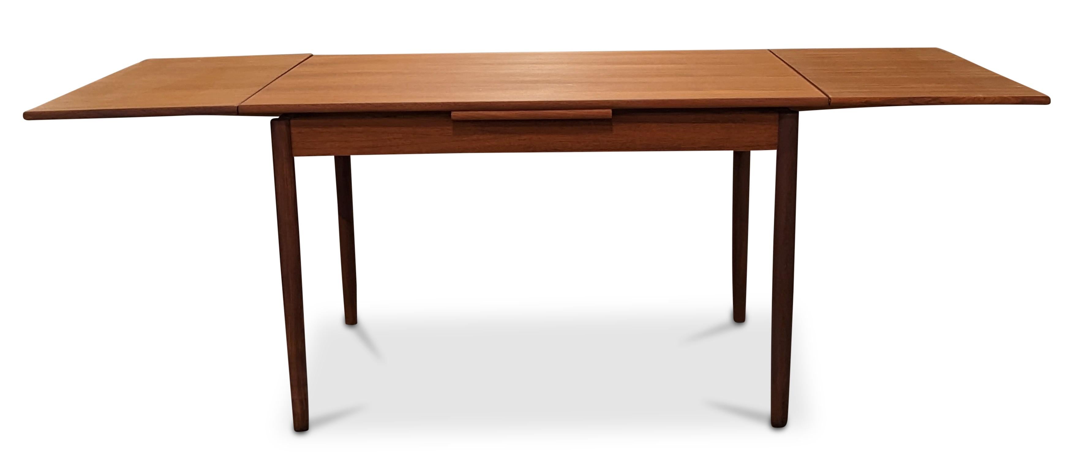 Vintage Danish Mid Century Teak Dining Table w Two Hidden Leaves - 122271 In Good Condition In Brooklyn, NY