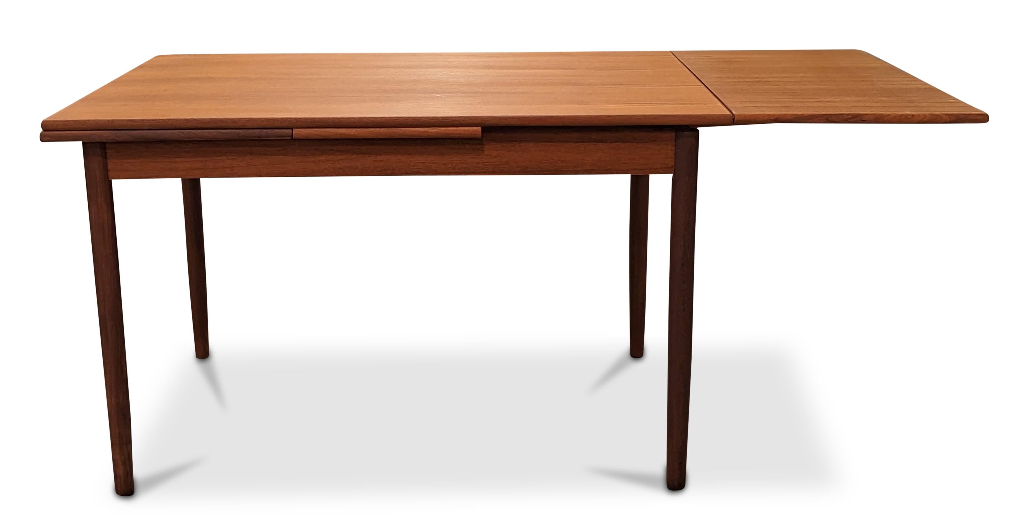 Mid-20th Century Vintage Danish Mid Century Teak Dining Table w Two Hidden Leaves - 122271