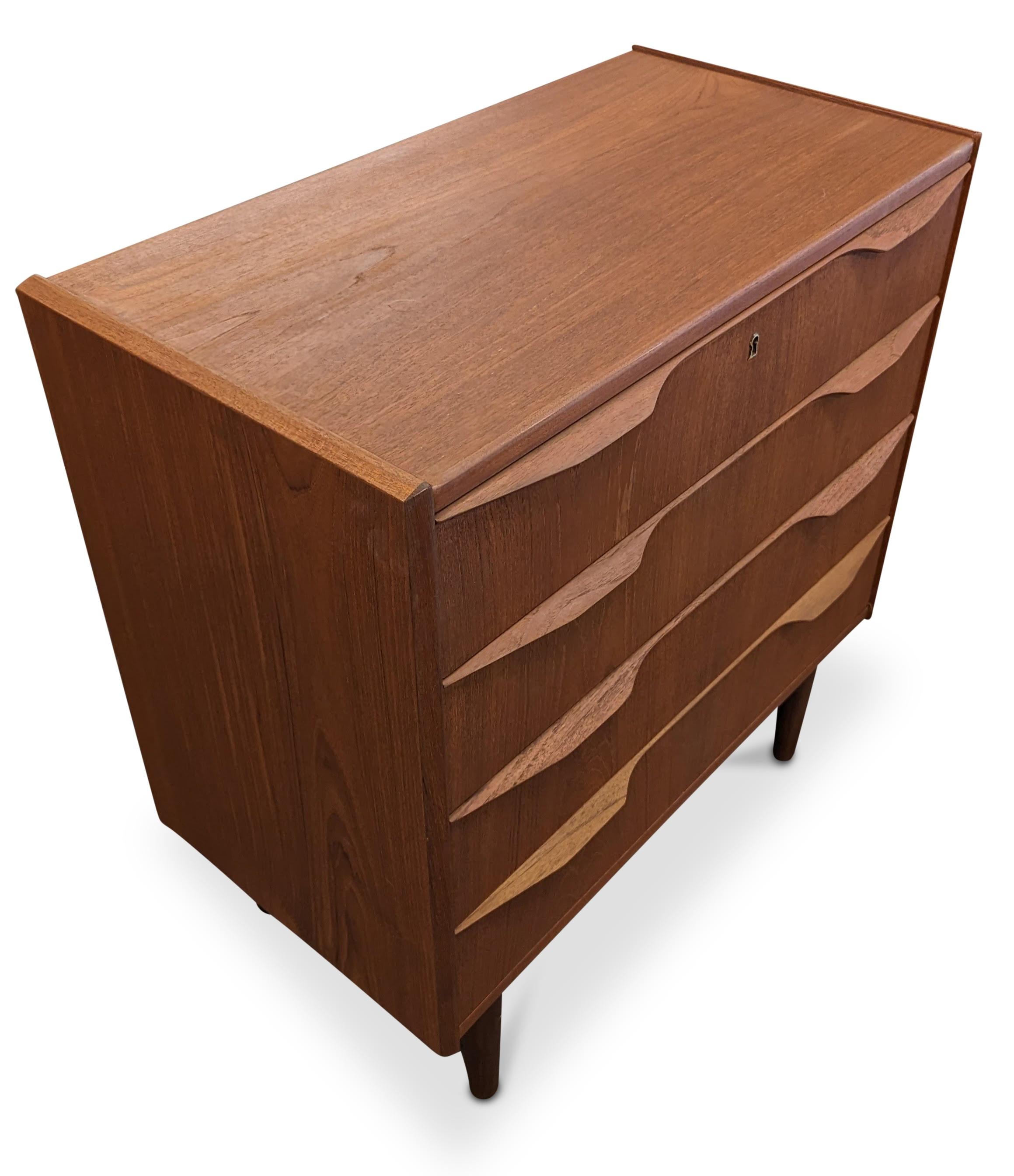 Vintage Danish Mid-Century Modern, made in the 1950s - Recently refurbished

The piece is more than 65+ years old and some wear and tear can be expected, but we do everything we can to refurbish them in respect to the design.

There is a science