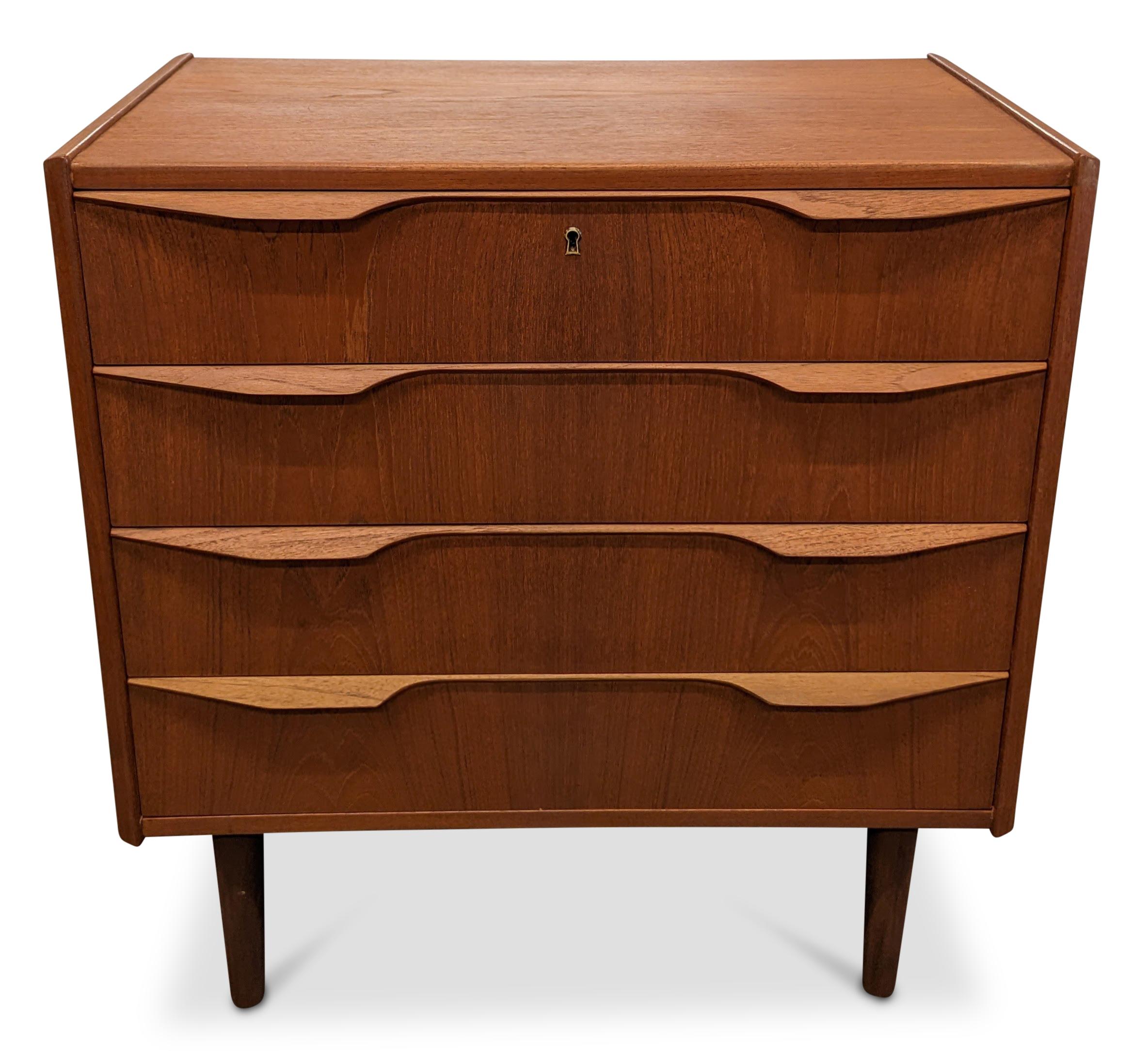 Vintage Danish Midcentury Teak Dresser, 062340 1