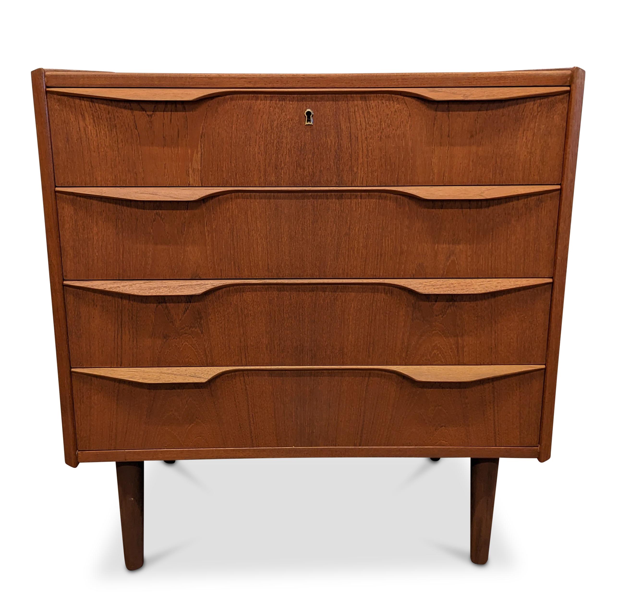 Vintage Danish Midcentury Teak Dresser, 062340 2