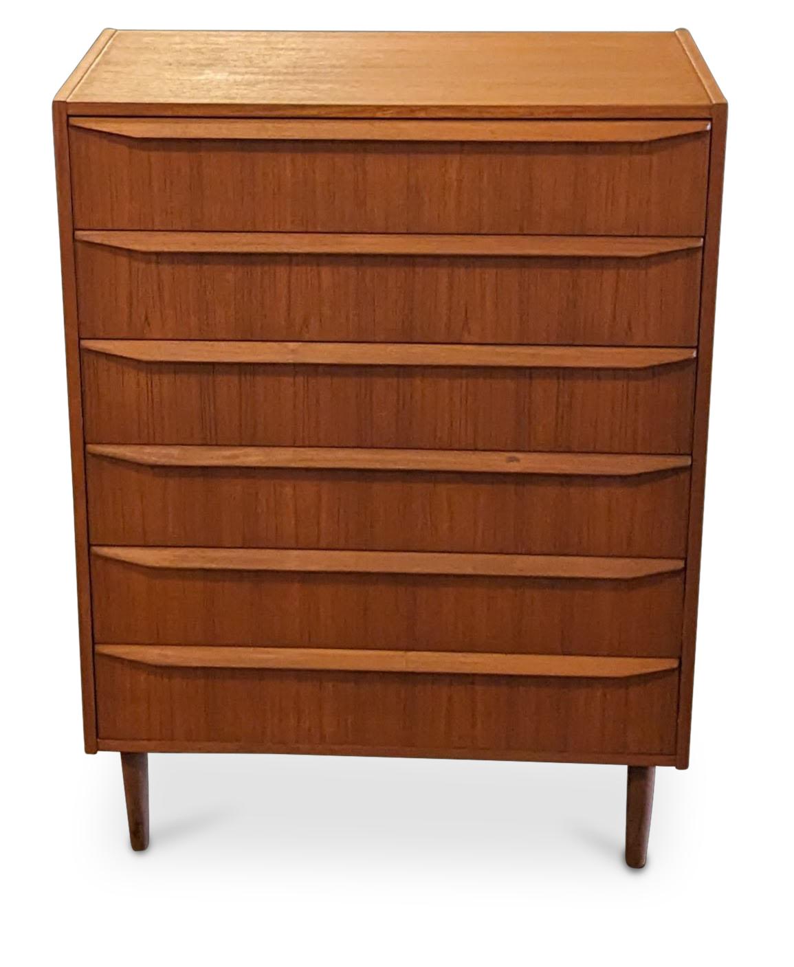 Vintage Danish Mid Century Teak Dresser - 072326 In Good Condition In Jersey City, NJ