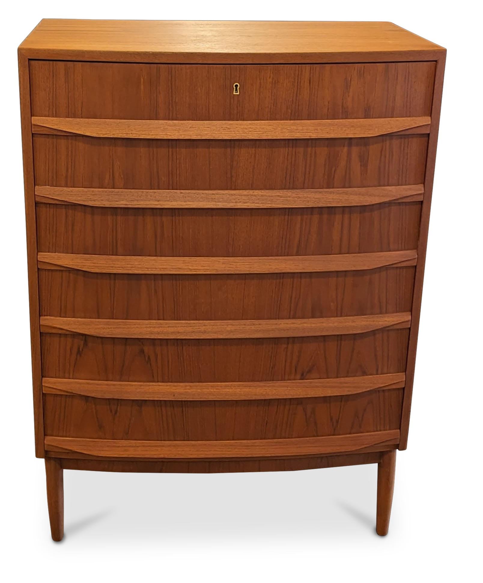 Vintage Danish Mid Century Teak Dresser - 072327 In Good Condition In Brooklyn, NY