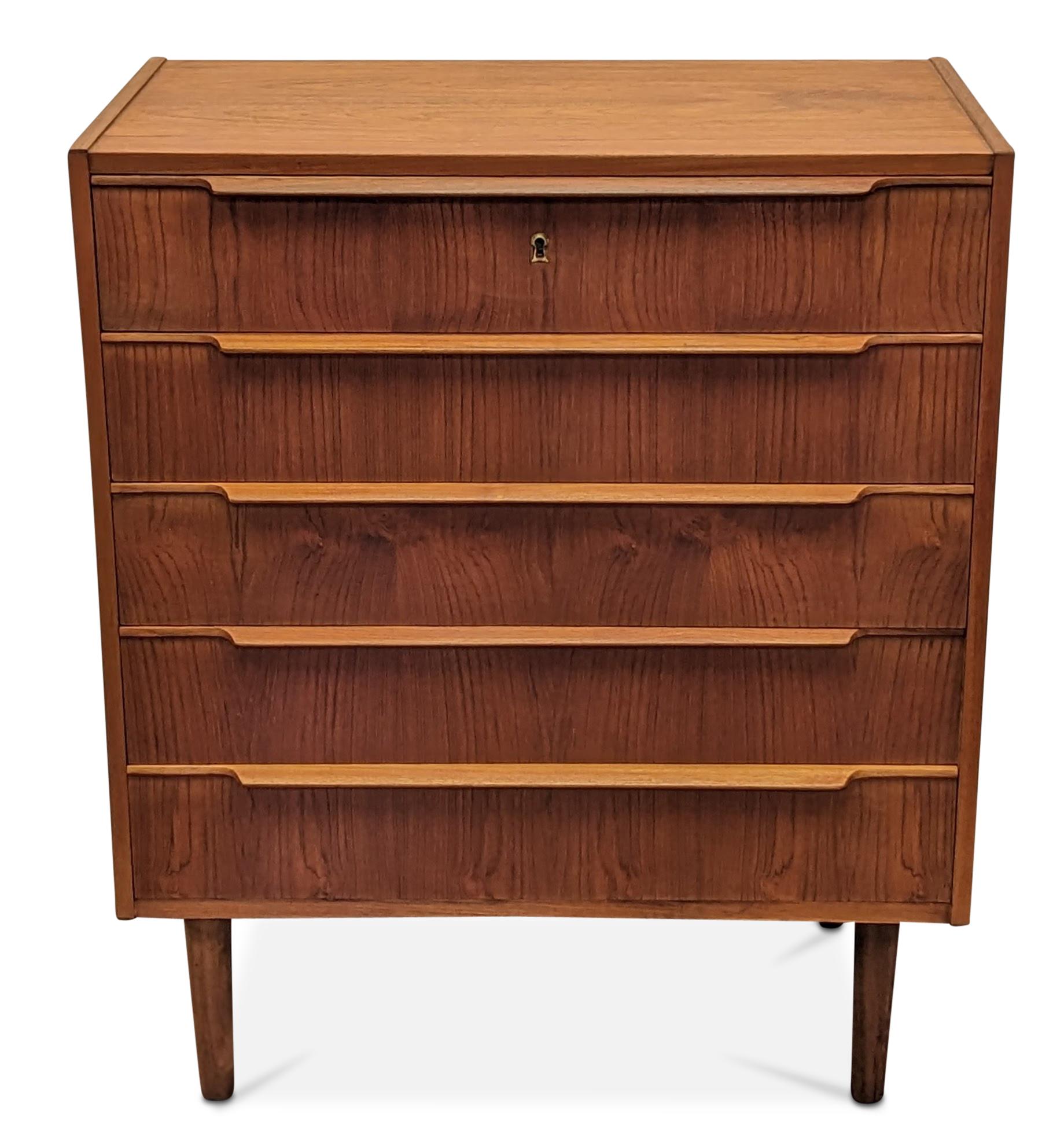 Scandinavian Modern Vintage Danish Mid-Century Teak Dresser, 112216