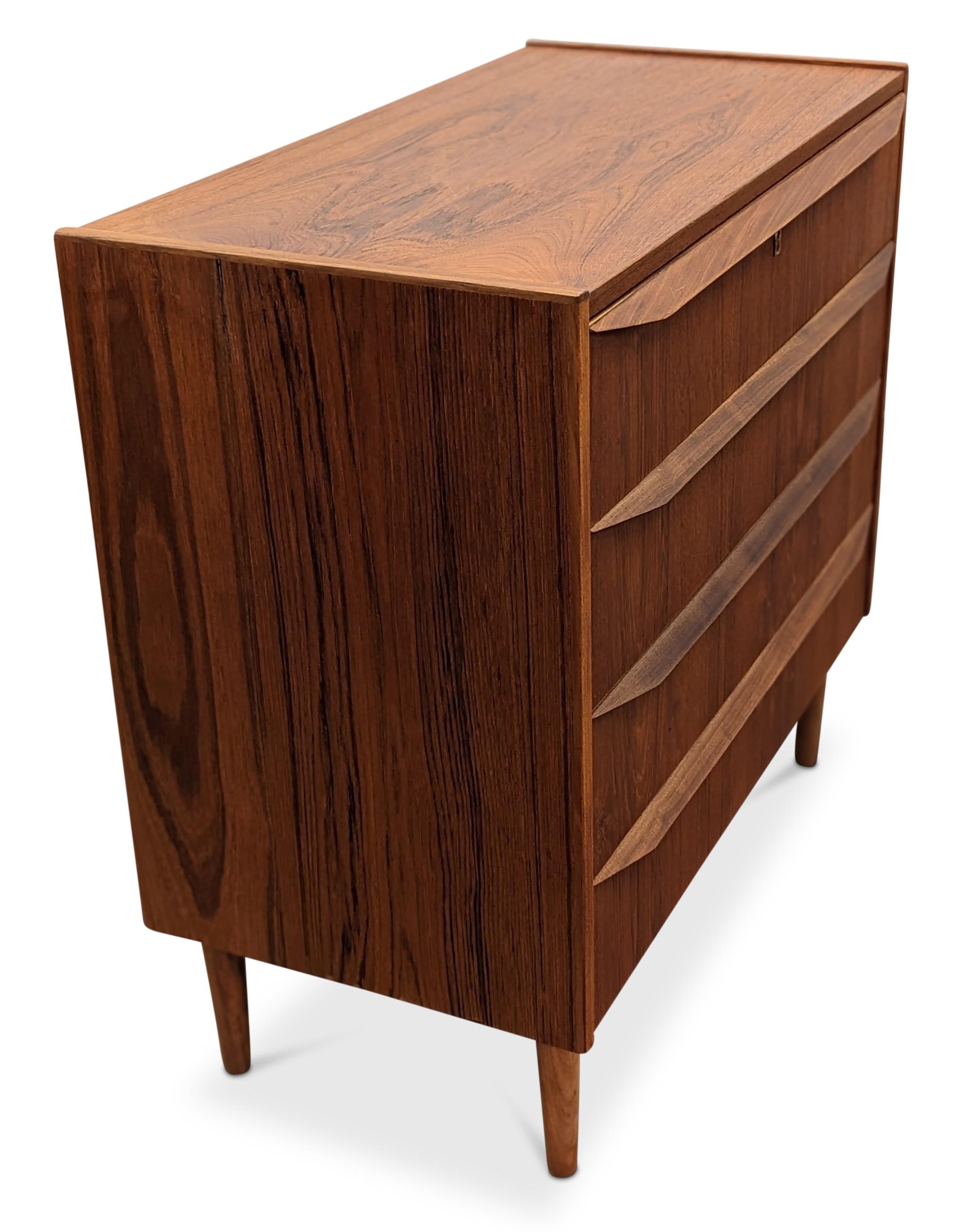 Mid-20th Century Vintage Danish Mid Century Teak Dresser, 112229