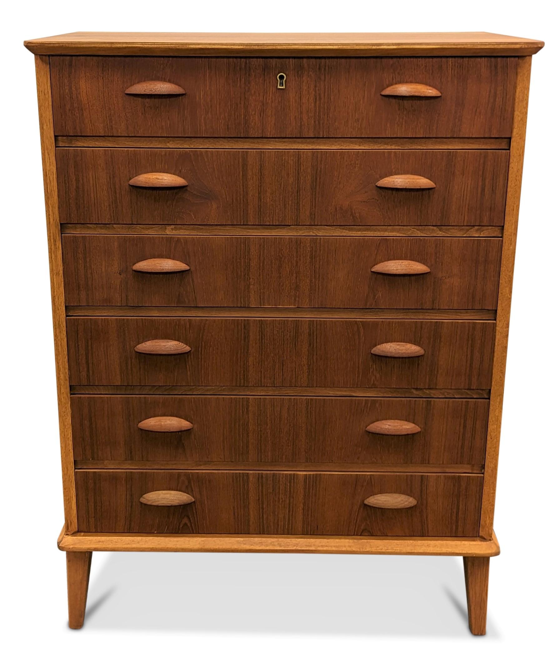 Mid-Century Modern Vintage Danish Mid-Century Teak Dresser, 112240