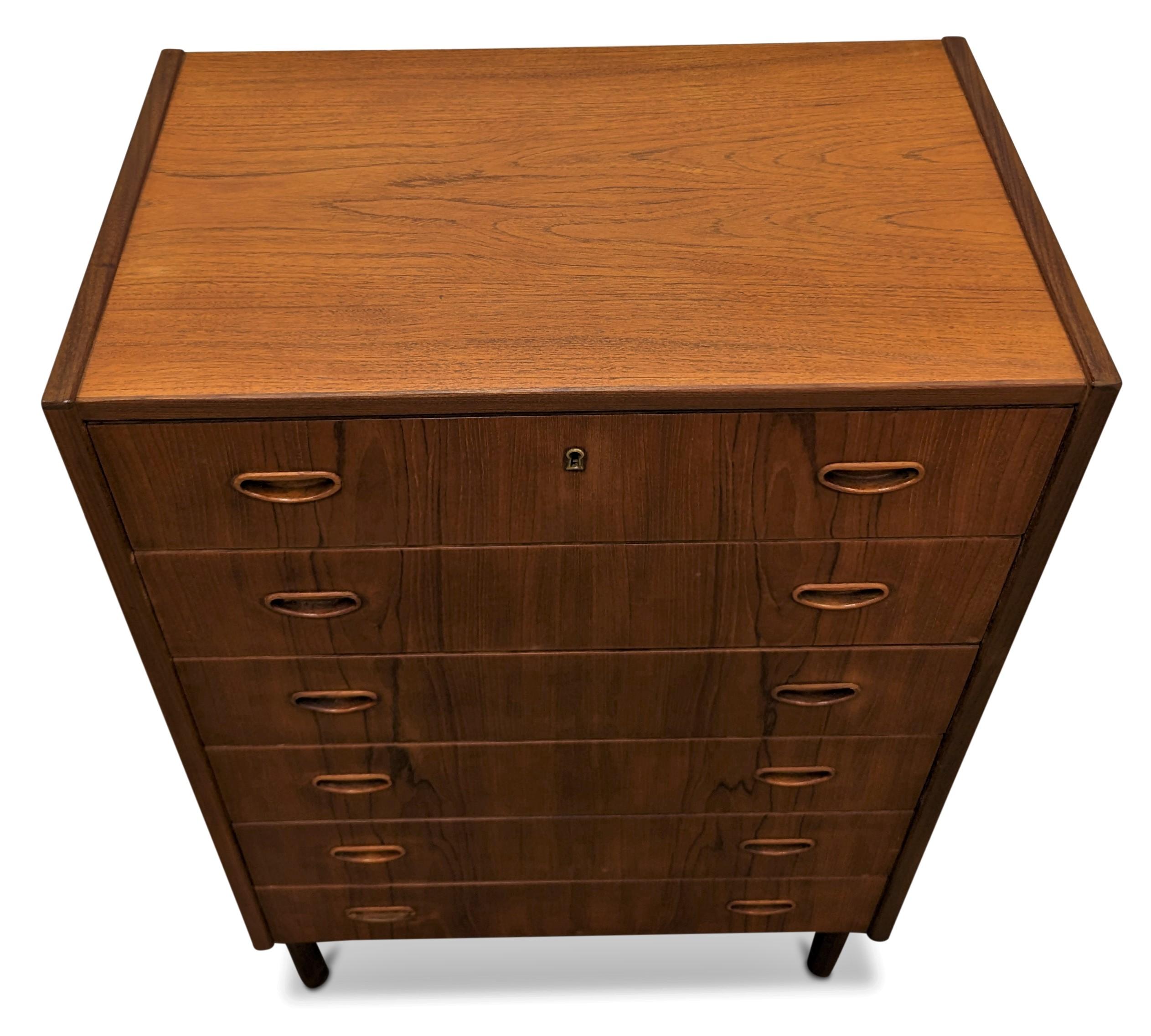 Mid-20th Century Vintage Danish Mid-Century Teak Dresser, 112242