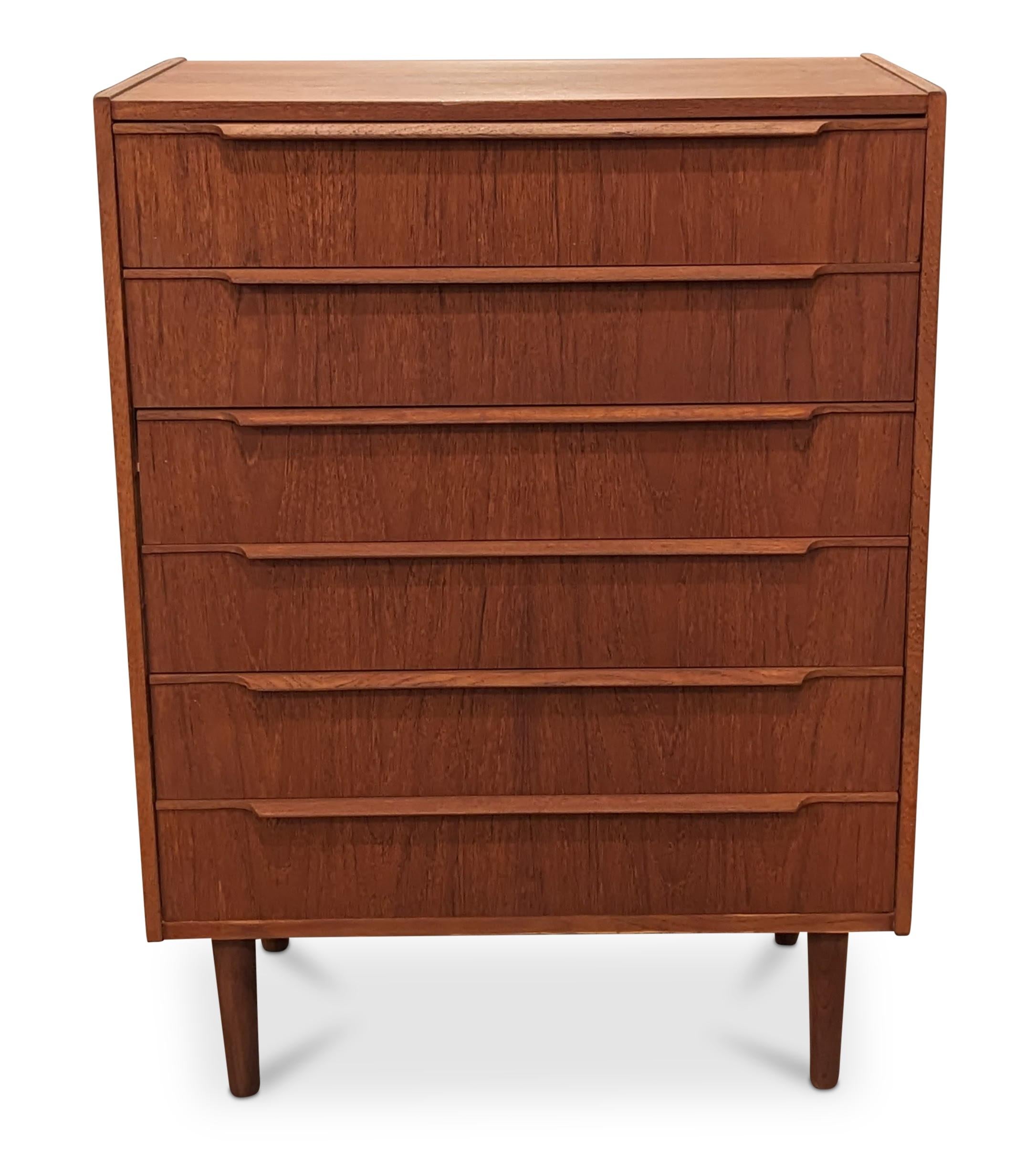 Vintage Danish Mid Century Teak Dresser - 122245 In Good Condition In Jersey City, NJ