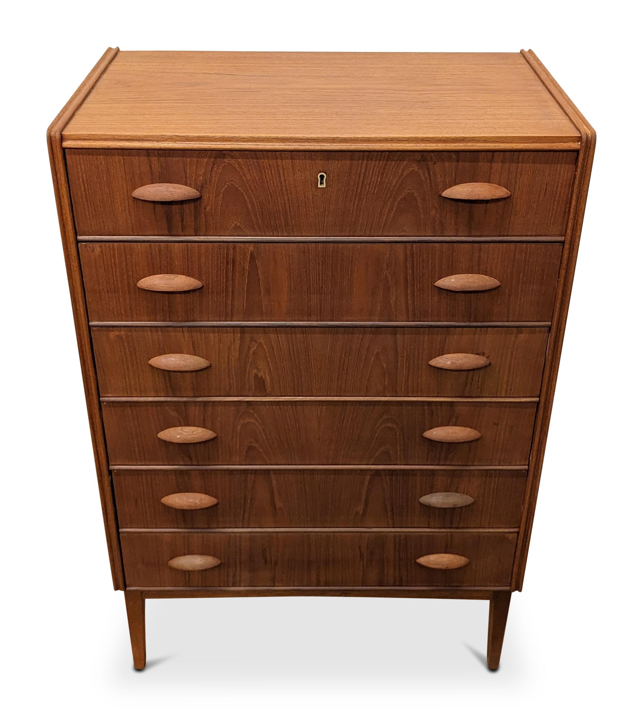 Vintage Danish Mid Century Teak Dresser - 122369 In Good Condition For Sale In Jersey City, NJ