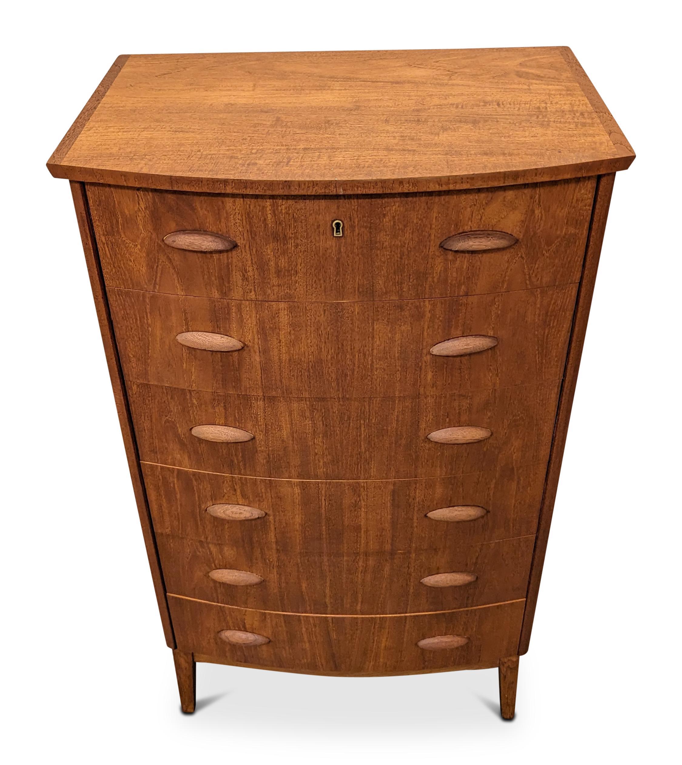 Mid-Century Modern Vintage Danish Mid Century Teak Dresser - 122371