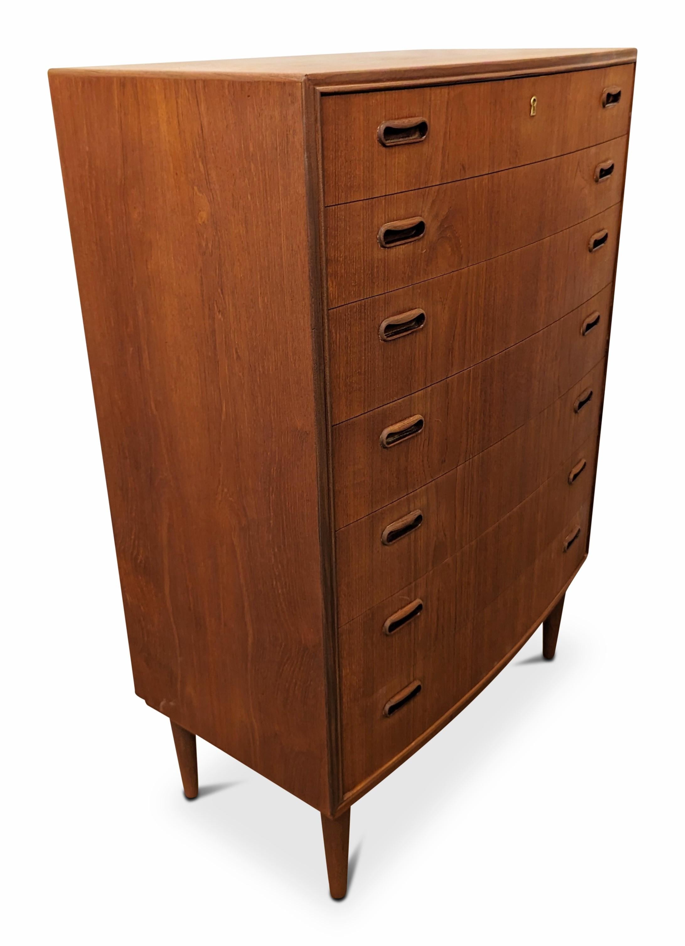 Mid-Century Modern Vintage Danish Mid Century Teak Dresser - 122372