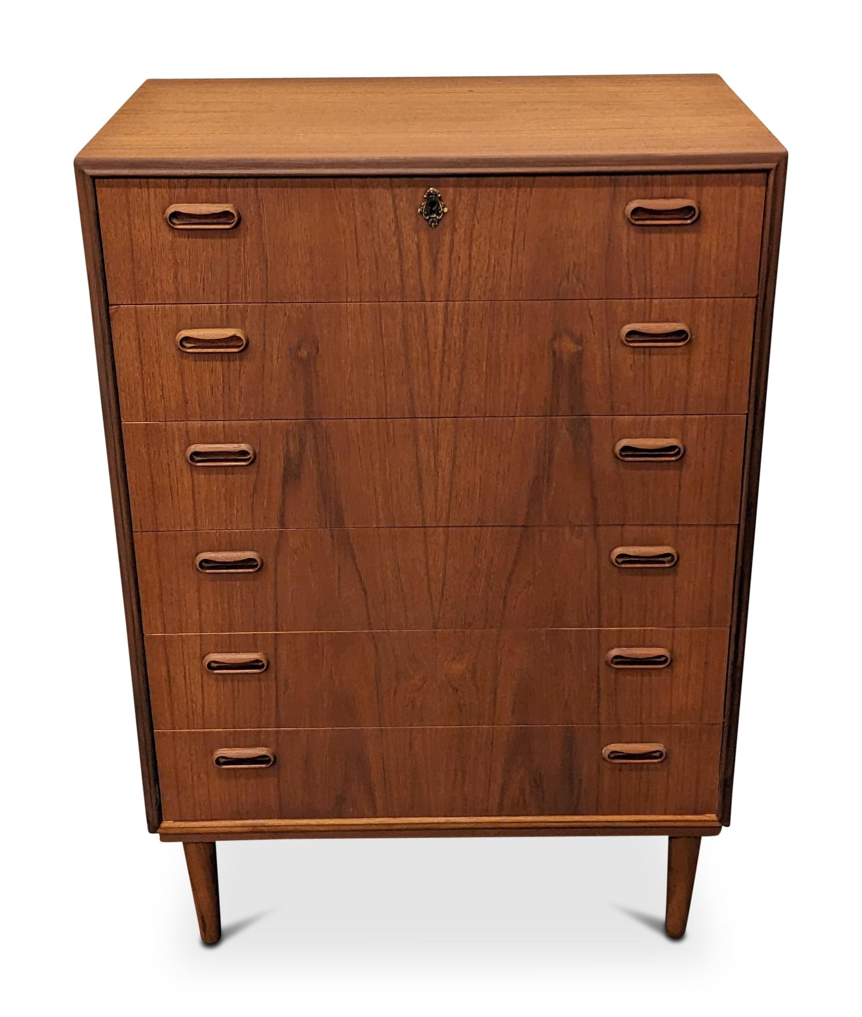 Vintage Danish Mid century Teak Dresser - 122373 In Good Condition For Sale In Brooklyn, NY