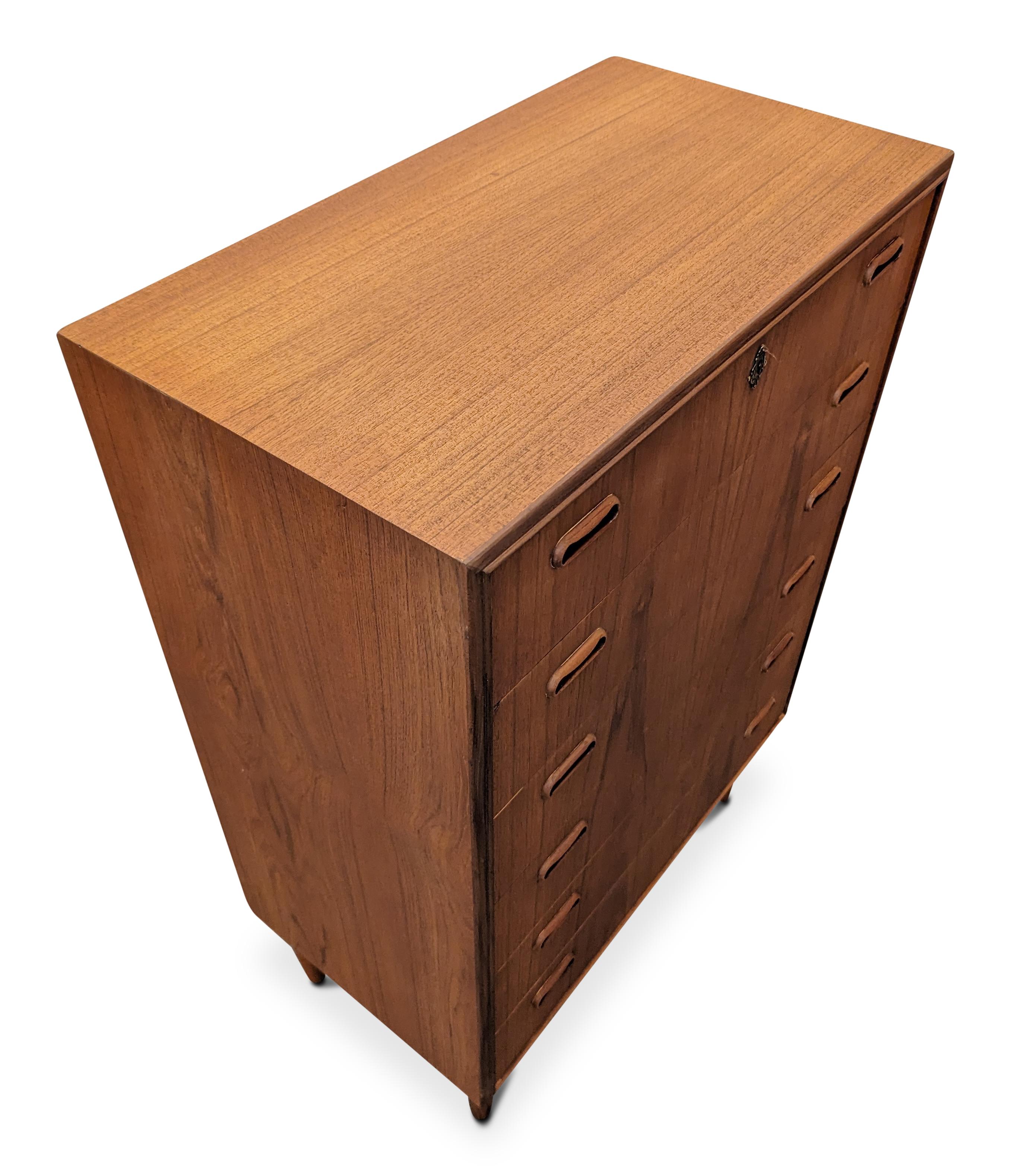 Mid-20th Century Vintage Danish Mid century Teak Dresser - 122373 For Sale
