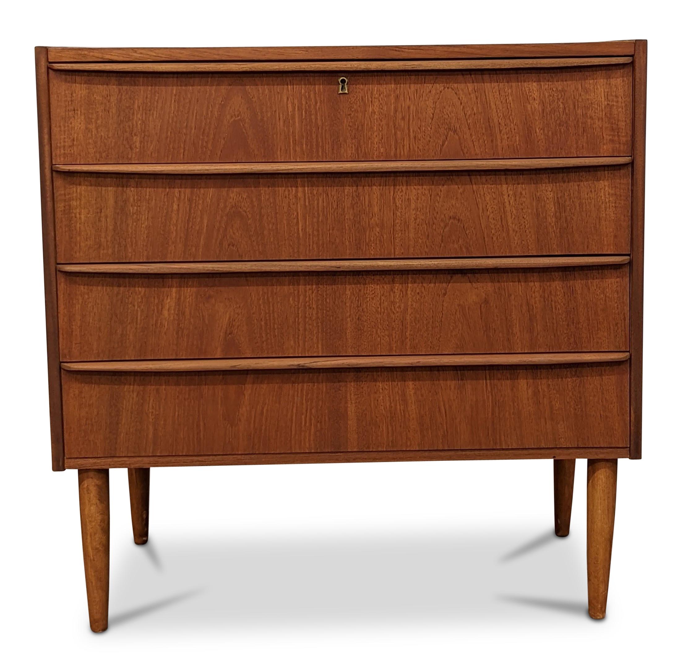 Vintage Danish Mid-Century Modern, made in the 1950's - Recently refurbished
These pieces are more than 65+ years old and some wear and tear can be expected, but we do everything we can to refurbish them in respect to the design.
There is a