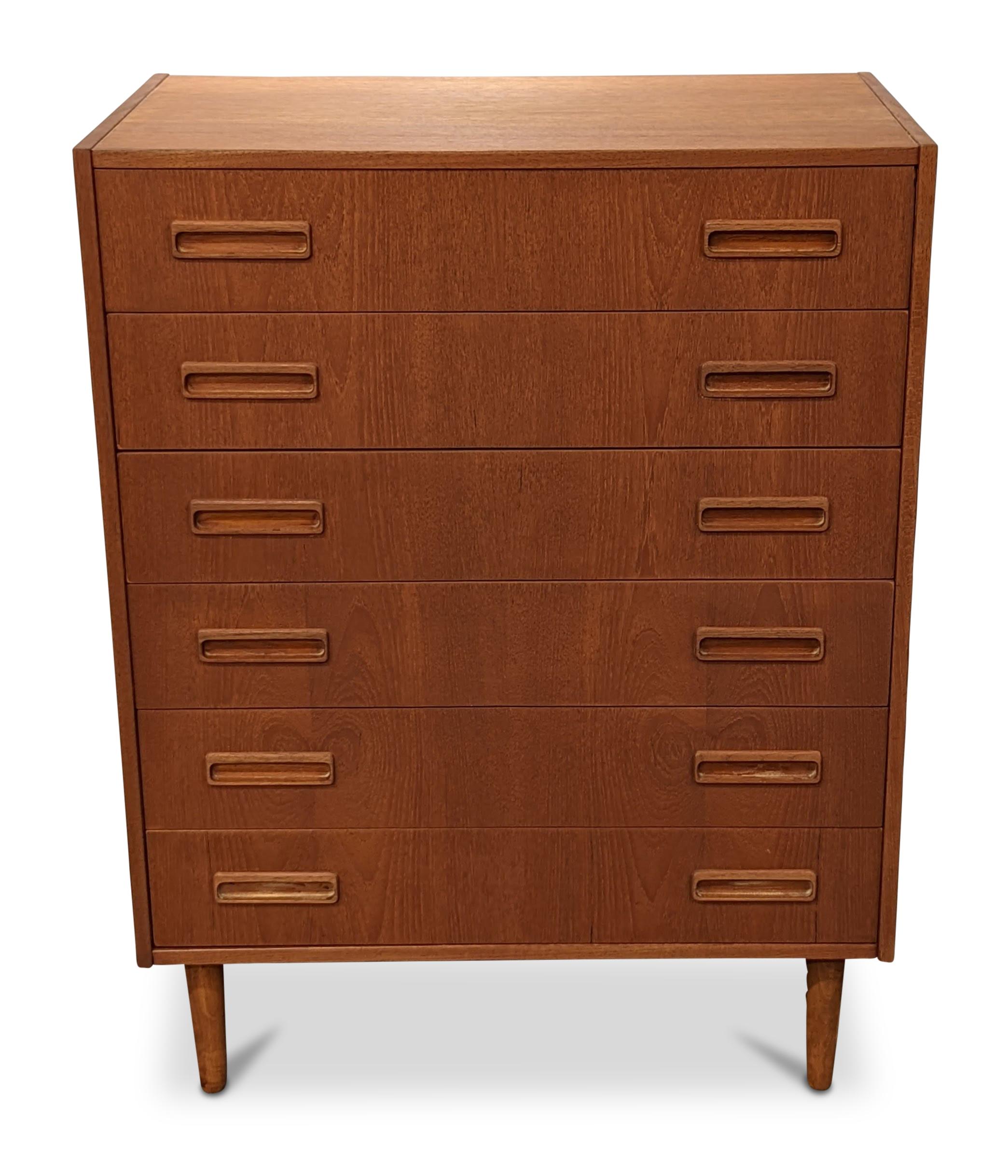 Mid-Century Modern Vintage Danish Mid Century Teak Dresser 