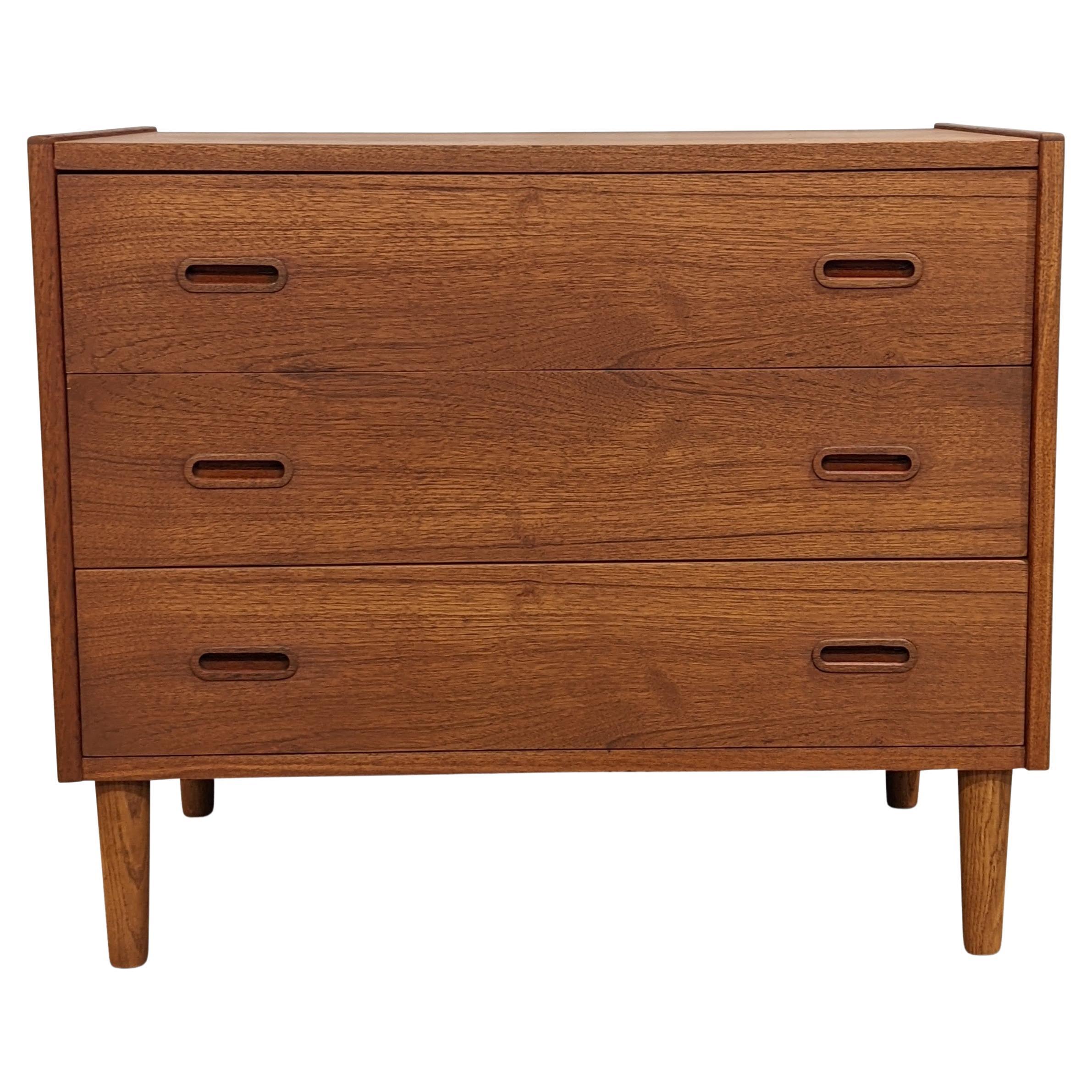 Vintage Danish Teak Dresser For Sale at 1stDibs