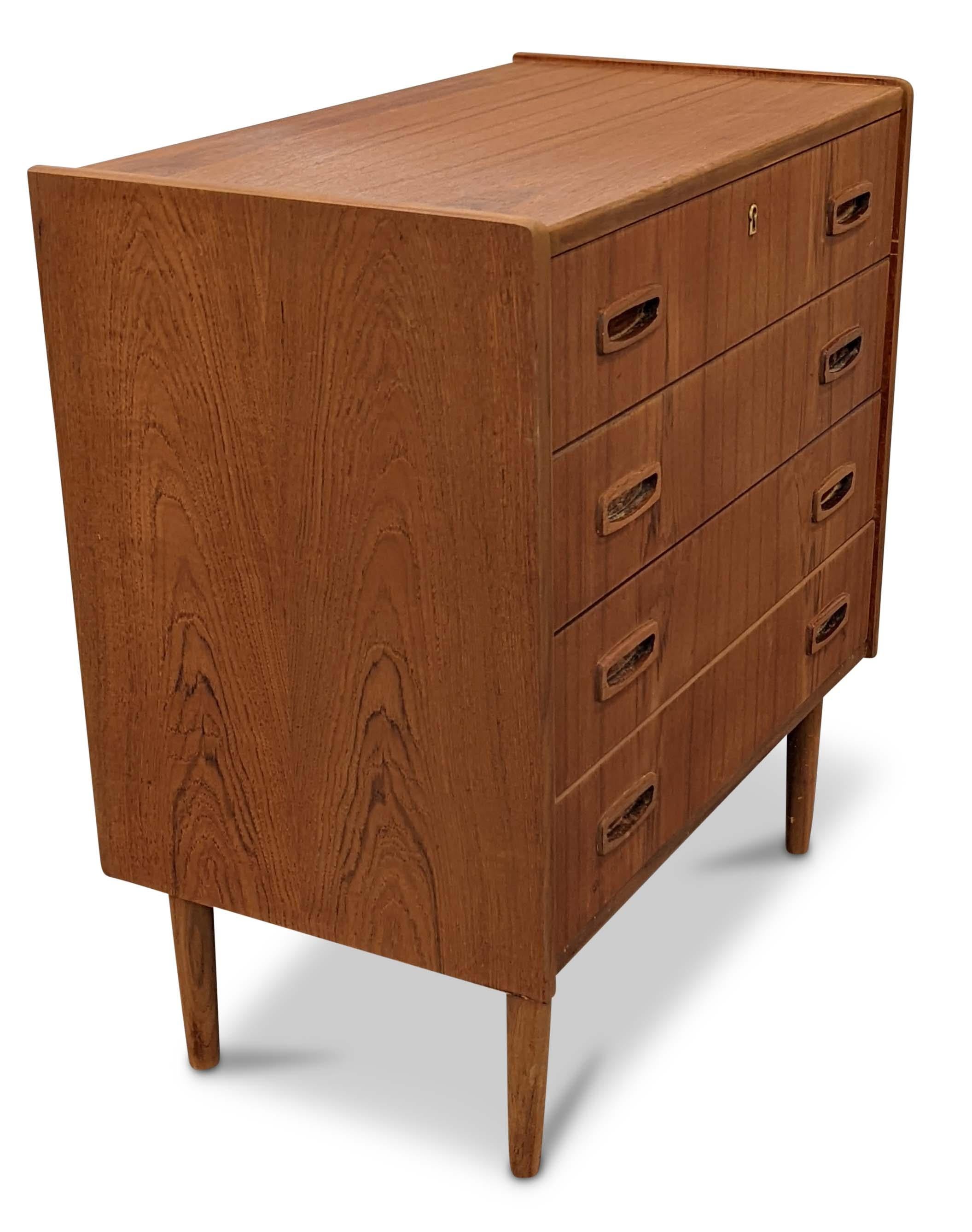 Mid-20th Century Vintage Danish Mid Century Teak Dresser 