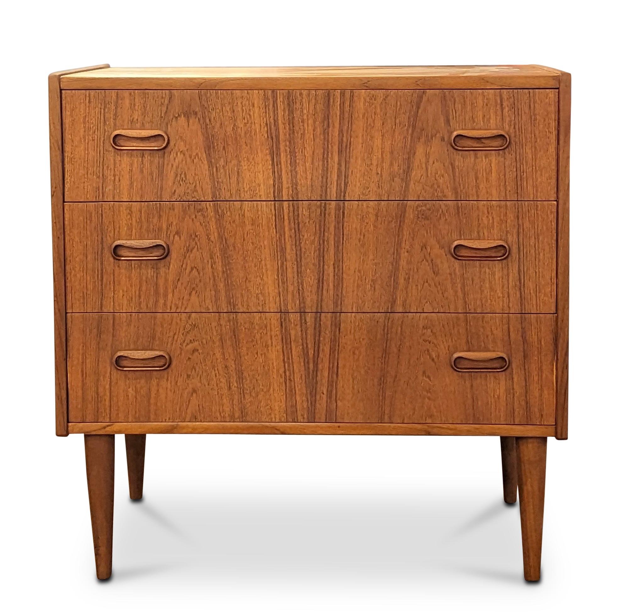 Mid-Century Modern Vintage Danish Mid Century Teak Dresser / Nightstand - 072343