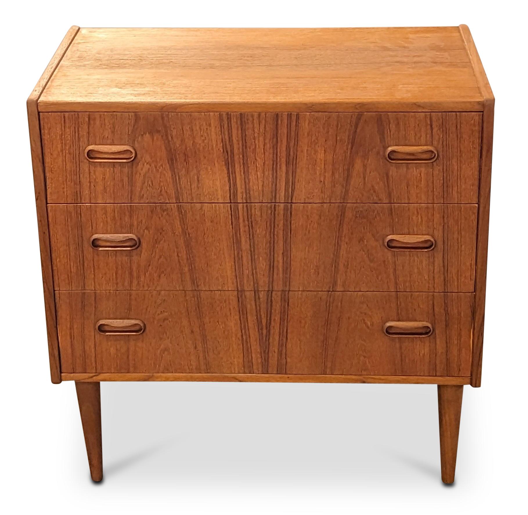 Mid-20th Century Vintage Danish Mid Century Teak Dresser / Nightstand - 072343