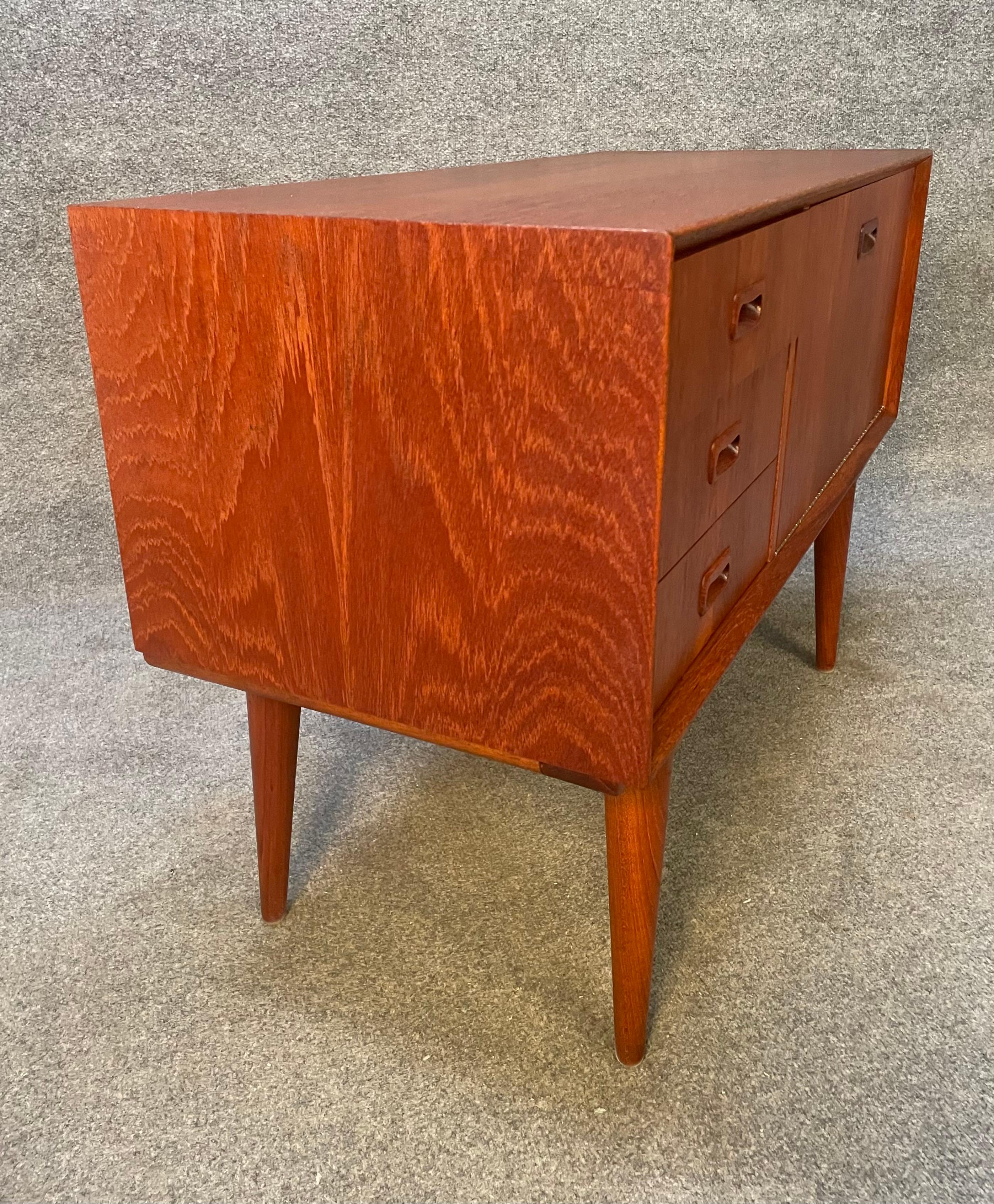 Vintage Danish Mid Century Teak Entry Chest - Side Table by Gunni Oman for Omann 3