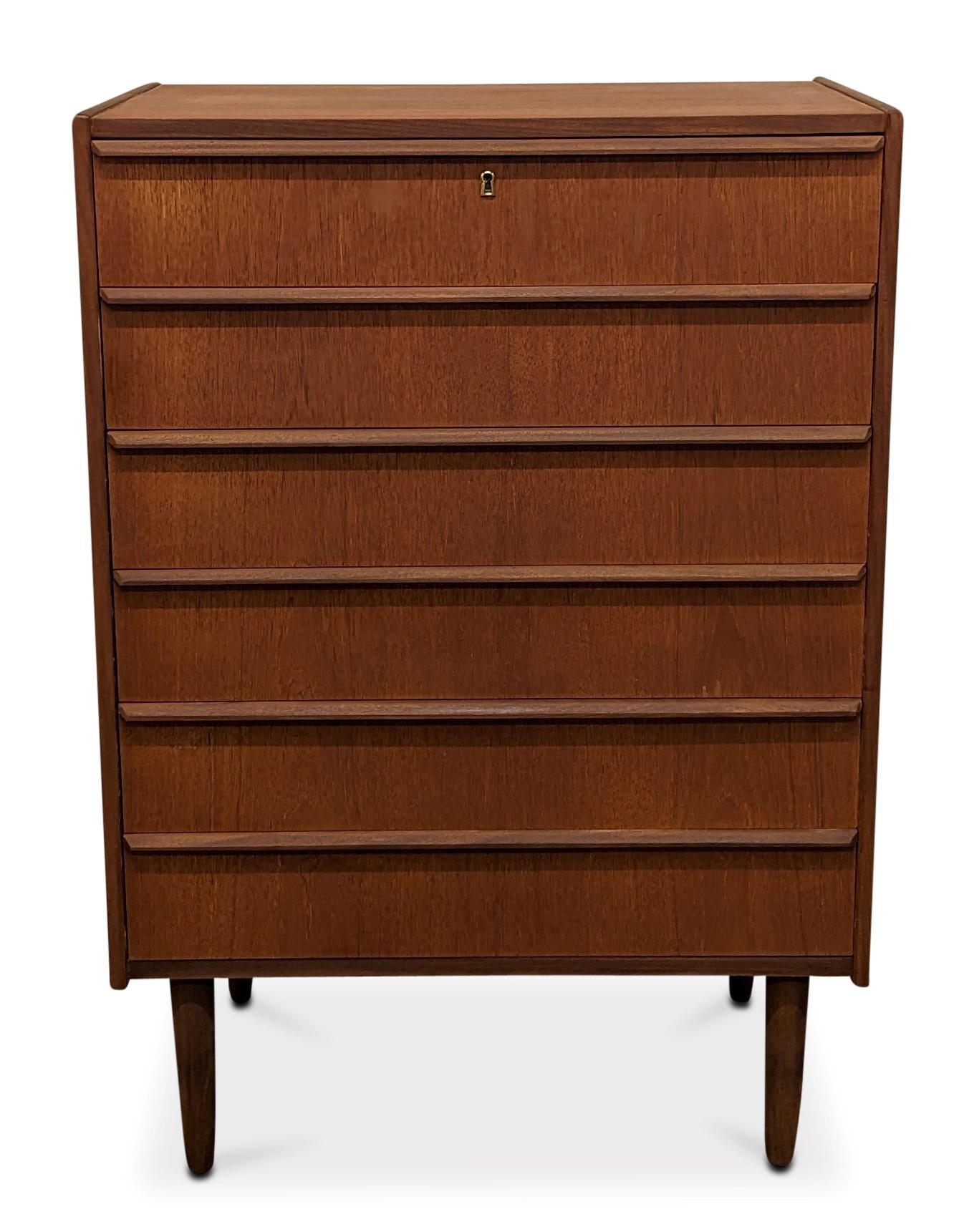 Vintage Danish Midcentury Teak High Boy Dresser, 022307 For Sale 1