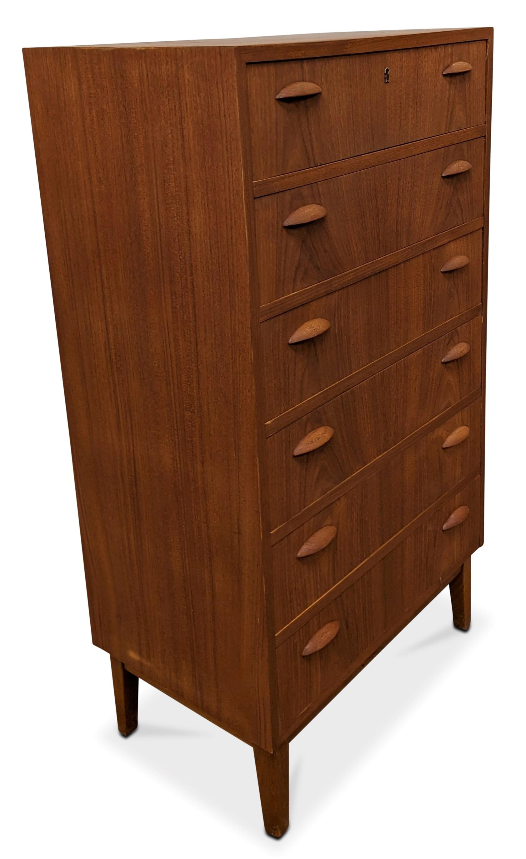 Vintage Danish Midcentury Teak High Boy Dresser, 022311 In Good Condition In Jersey City, NJ