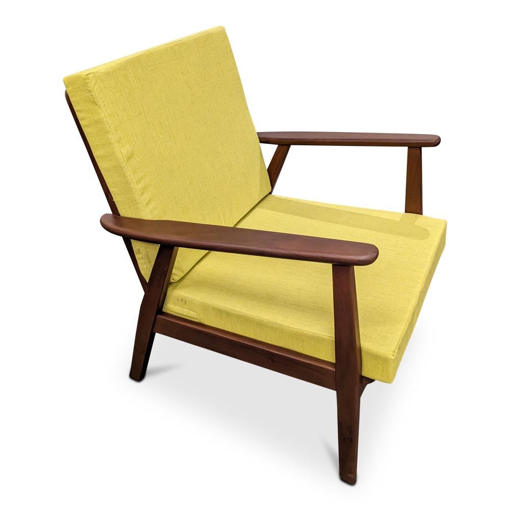 Vintage Danish Mid Century Teak Lounge Chair - 0823151 In Good Condition For Sale In Brooklyn, NY