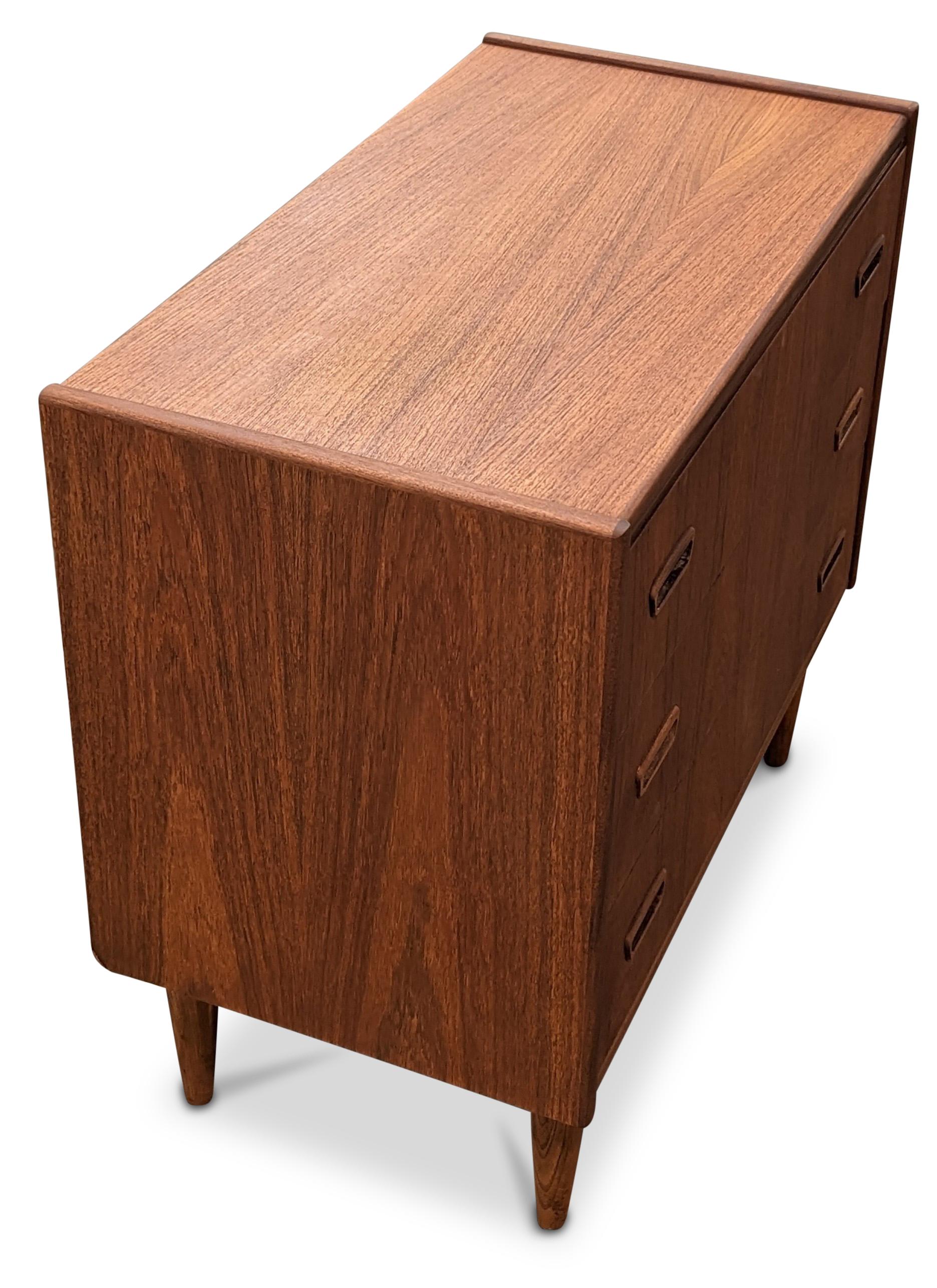 Mid-20th Century Vintage Danish Mid Century Teak Low Boy Dresser, 122273