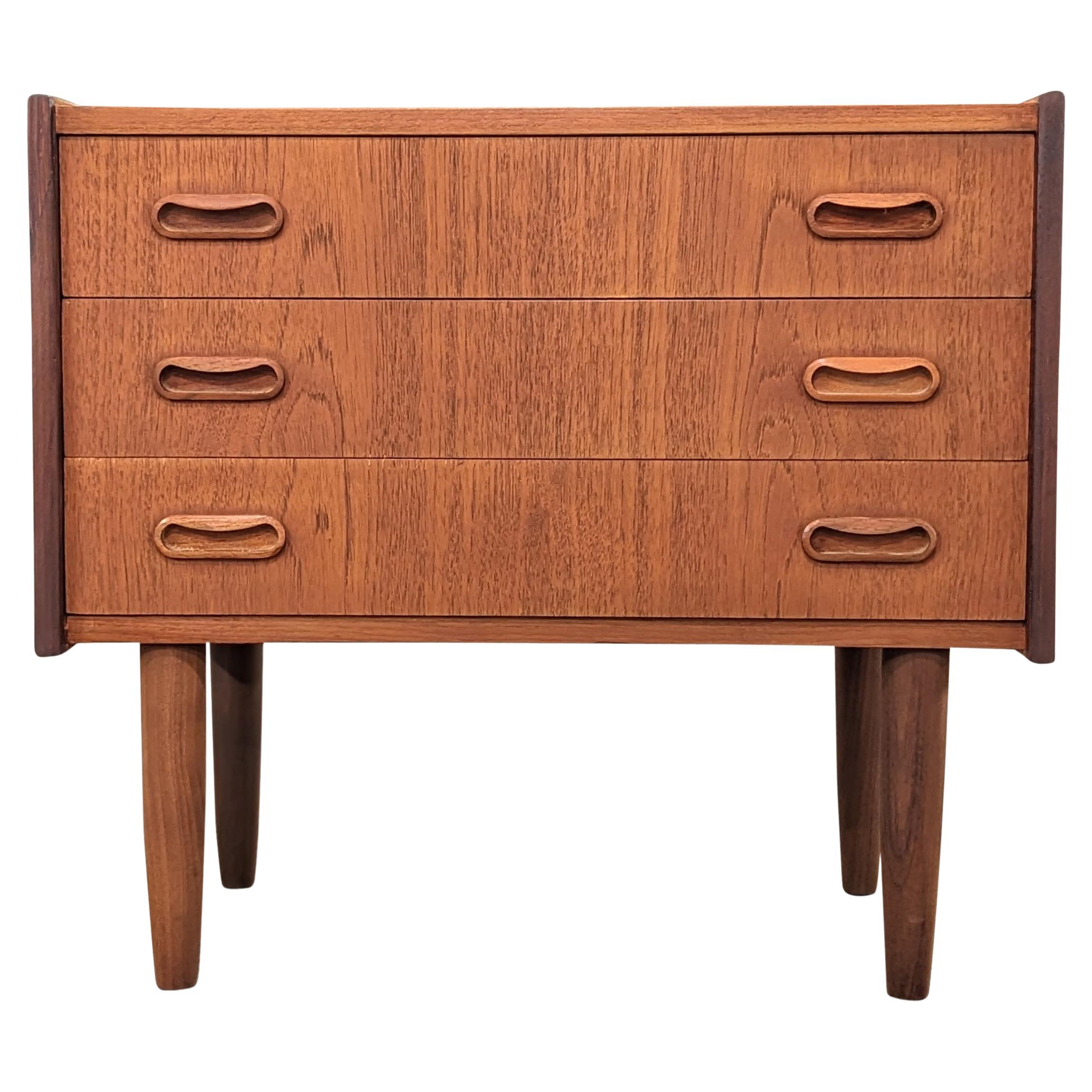 Vintage Danish Mid Century Teak Nightstand, 112274