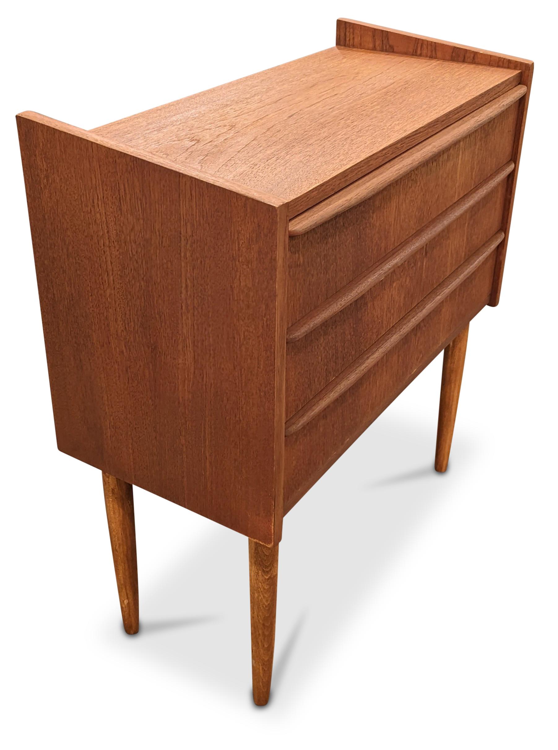 Vintage Danish Mid-Century Modern, made in the 1950's - Recently refurbished

These pieces are more than 65+ years old and some wear and tear can be expected, but we do everything we can to refurbish them in respect to the design.

There is a