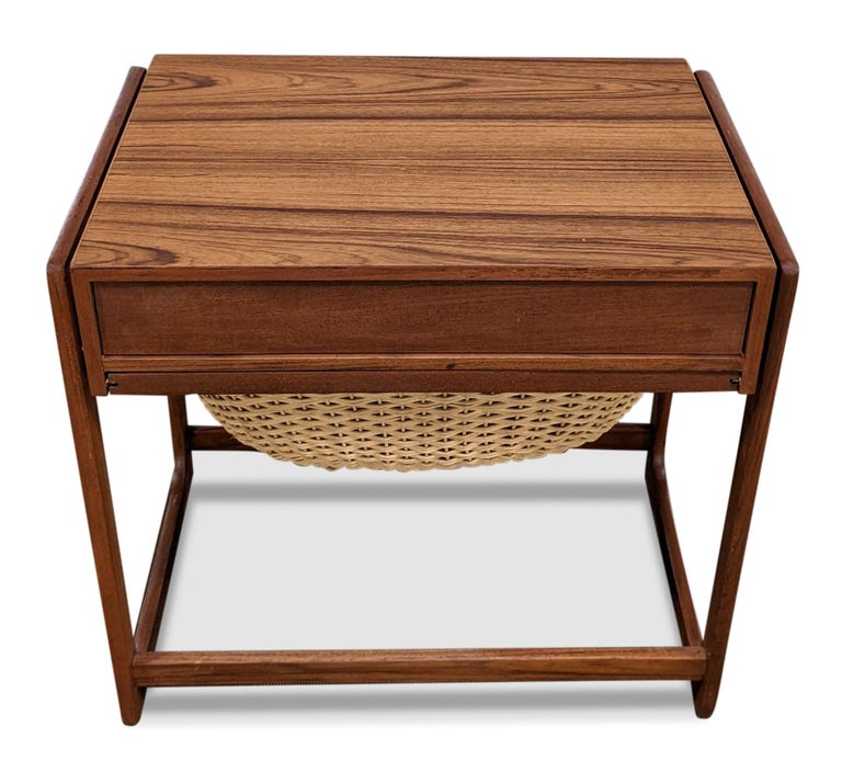 Vintage Danish Mid Century Teak Nightstand / Side Table "9982" For Sale