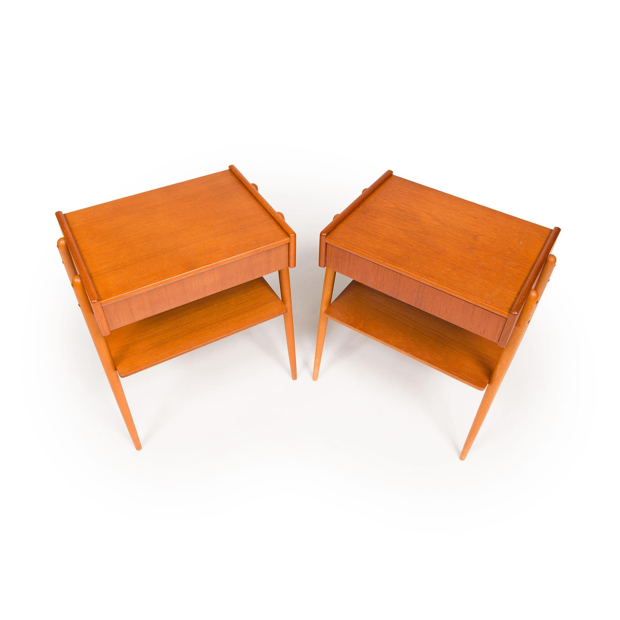 Mid-Century Modern Vintage Danish Mid-Century Teak & Oak Nightstands Bedside Tables Pair For Sale