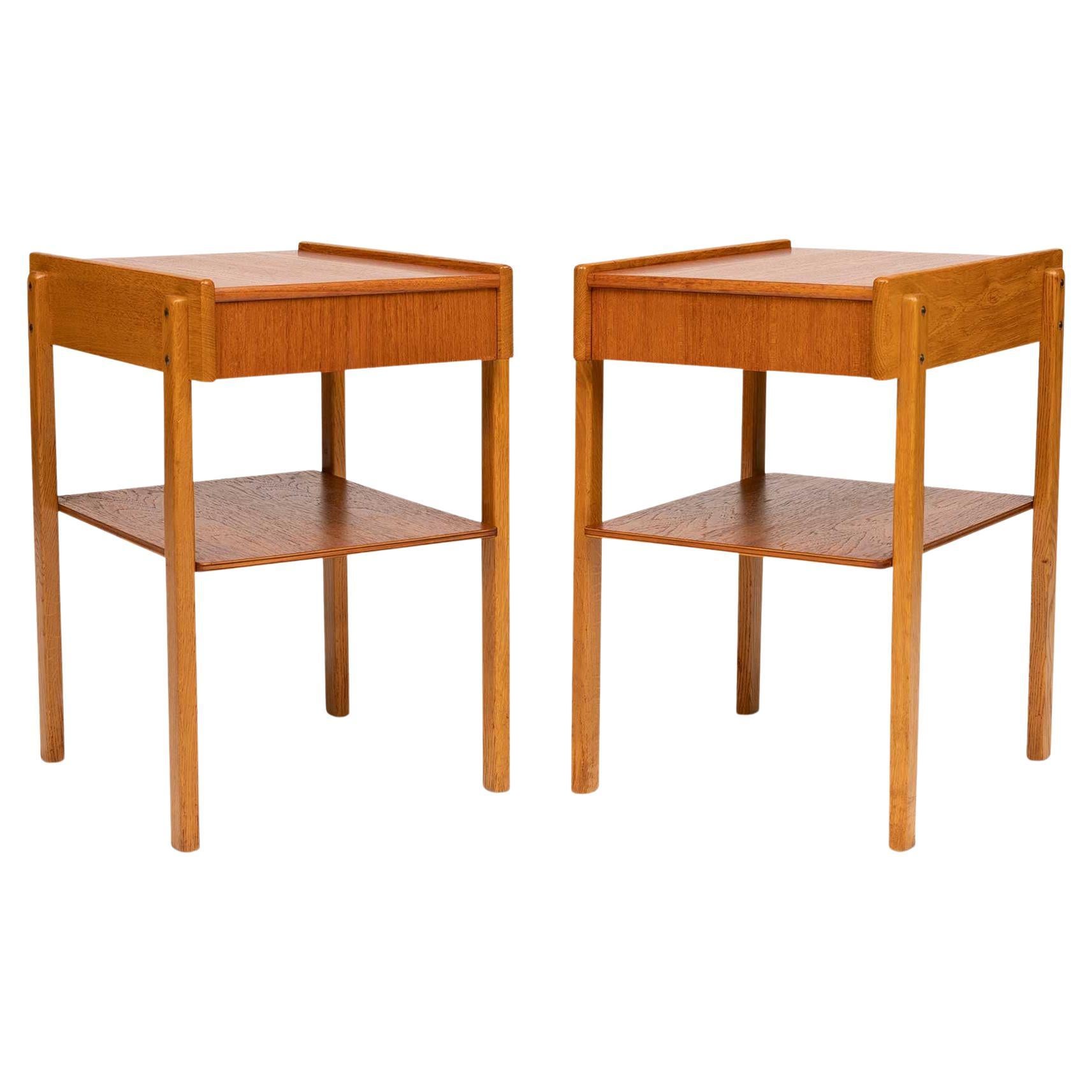 Paire de tables de nuit vintage danoise du milieu du siècle en teck et Oak