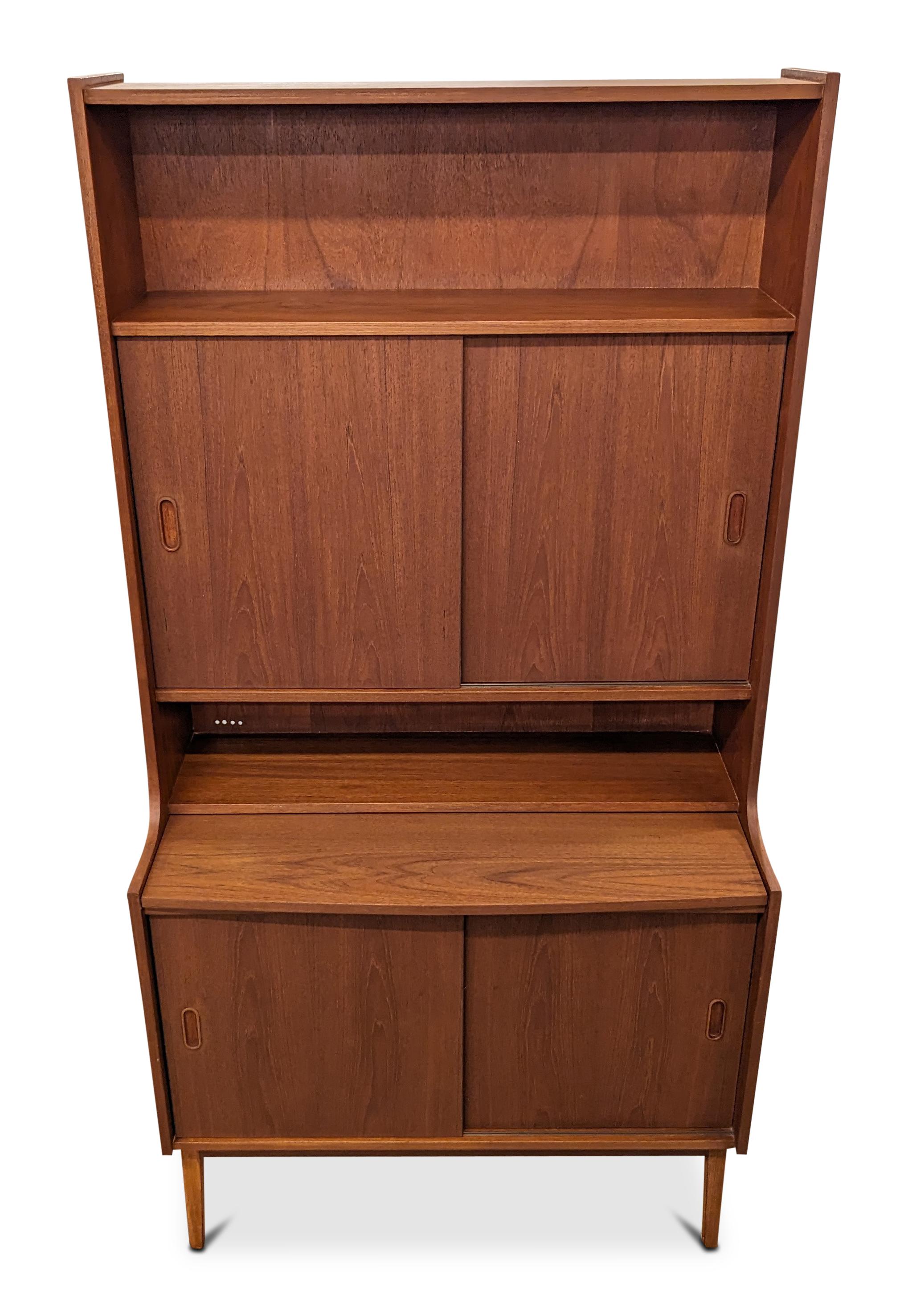 Vintage Danish Mid Century Teak Secretary Bookcase - 022410 In Good Condition For Sale In Brooklyn, NY