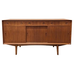 Dänisches Sideboard aus Teakholz aus der Mitte des Jahrhunderts – 082302